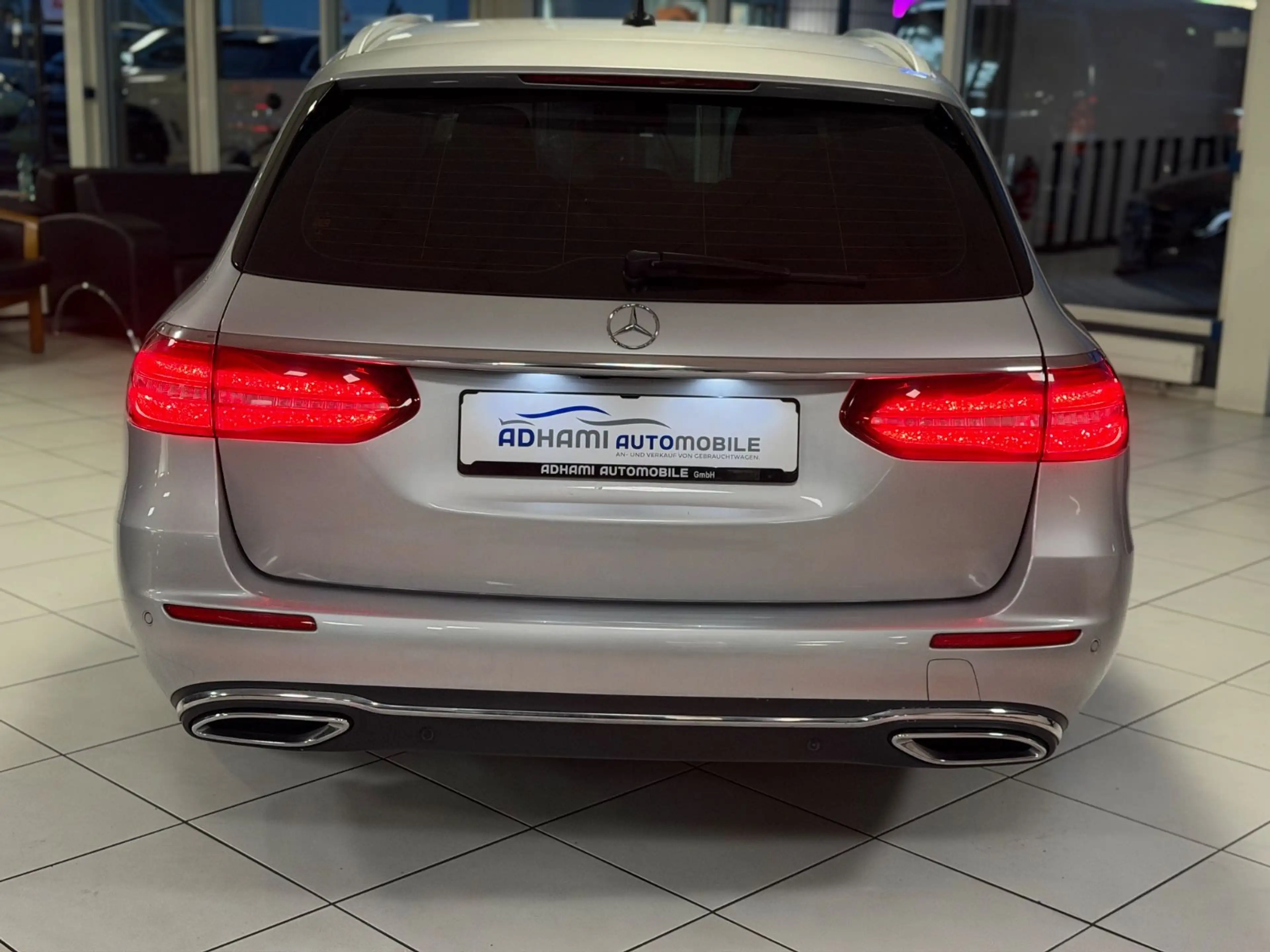Mercedes-Benz E 220 T d Avantgarde LED COMMAND NAVI KAMERA TOP — photo 6