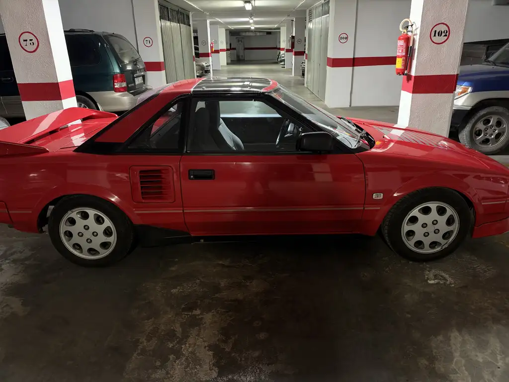 Toyota MR 2 1986 из Европы — купить под ключ