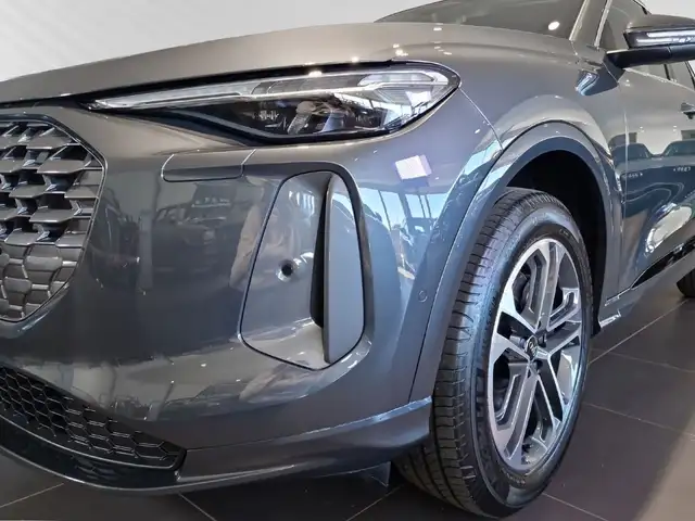 Audi Q5 view 6