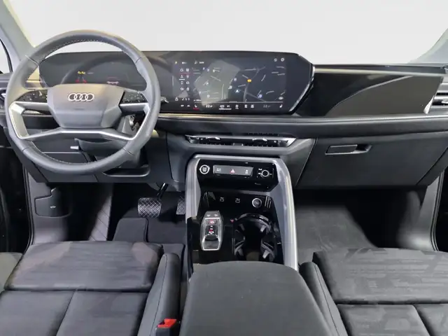 Audi Q5 view 7