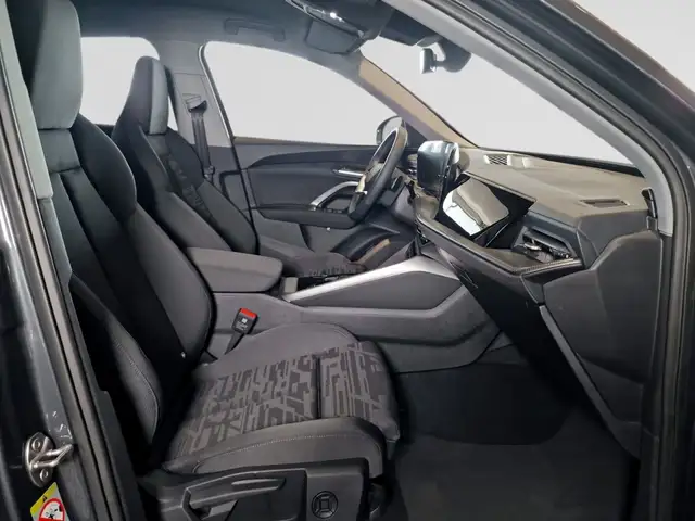 Audi Q5 view 9