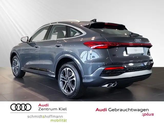 Audi Q5 view 4