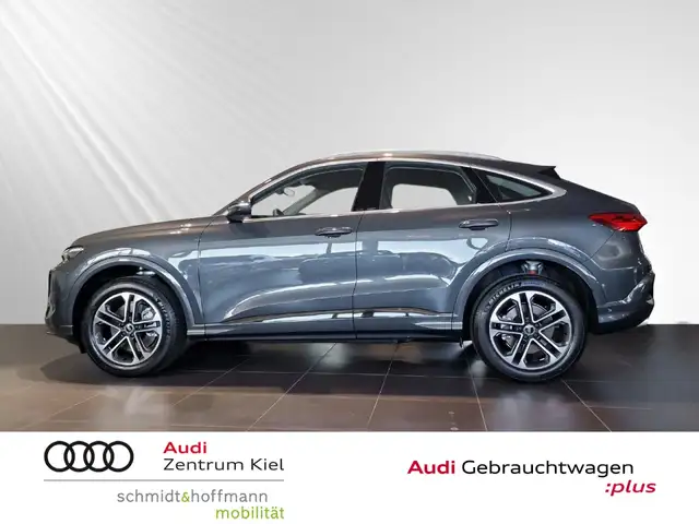Audi Q5 view 3