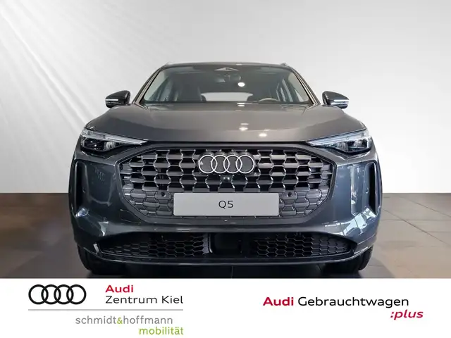 Audi Q5 view 2