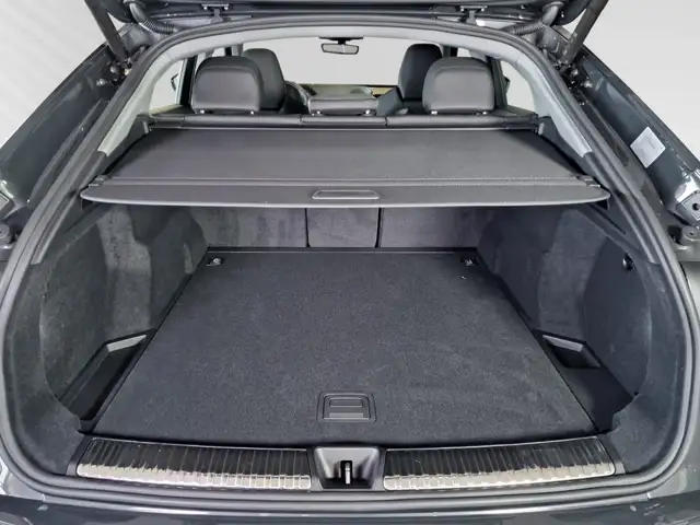Audi Q5 view 10