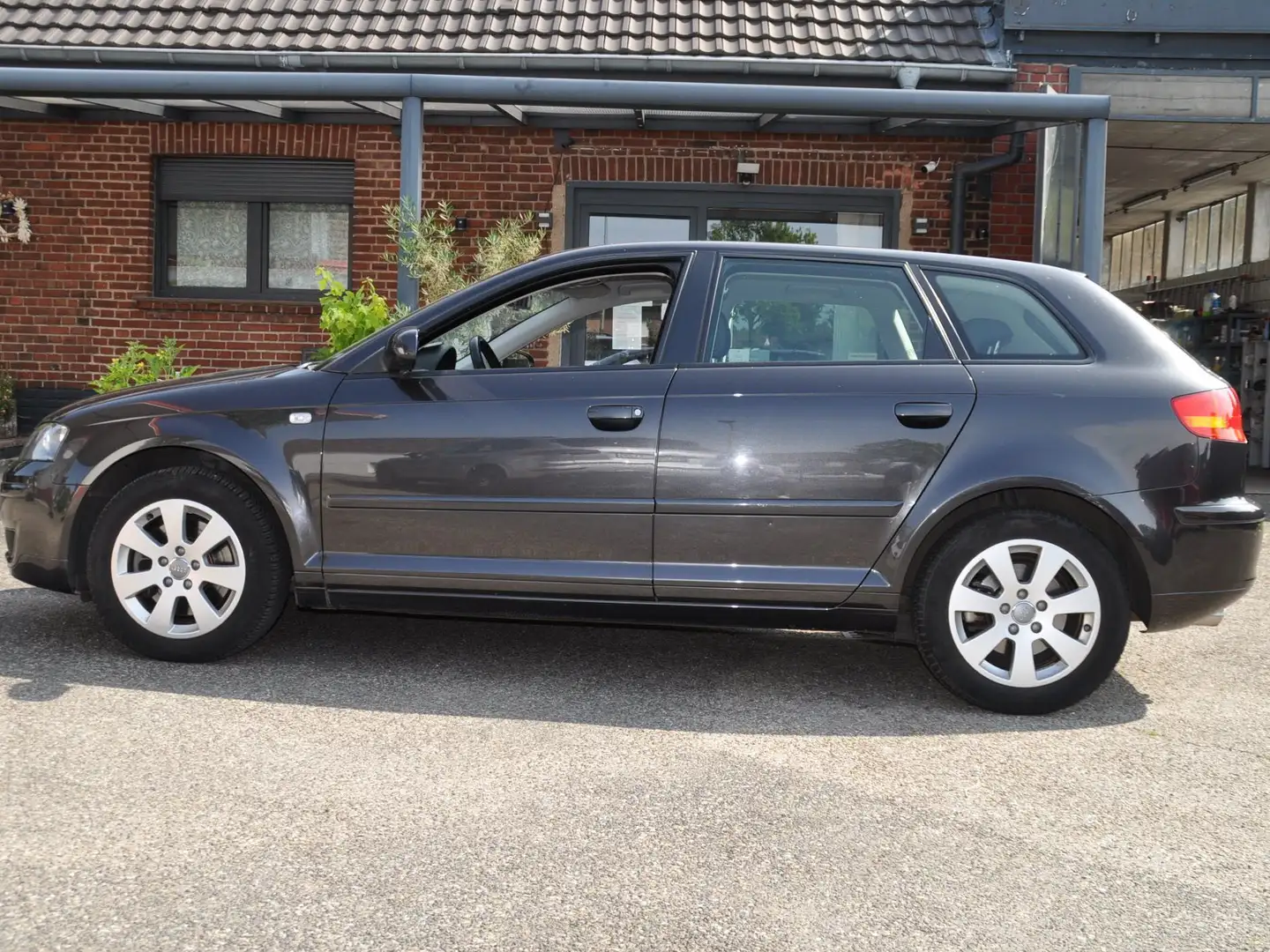 Audi A3 2.0 TDI Sportback DPF S line Sportpaket plus Szürke - 2