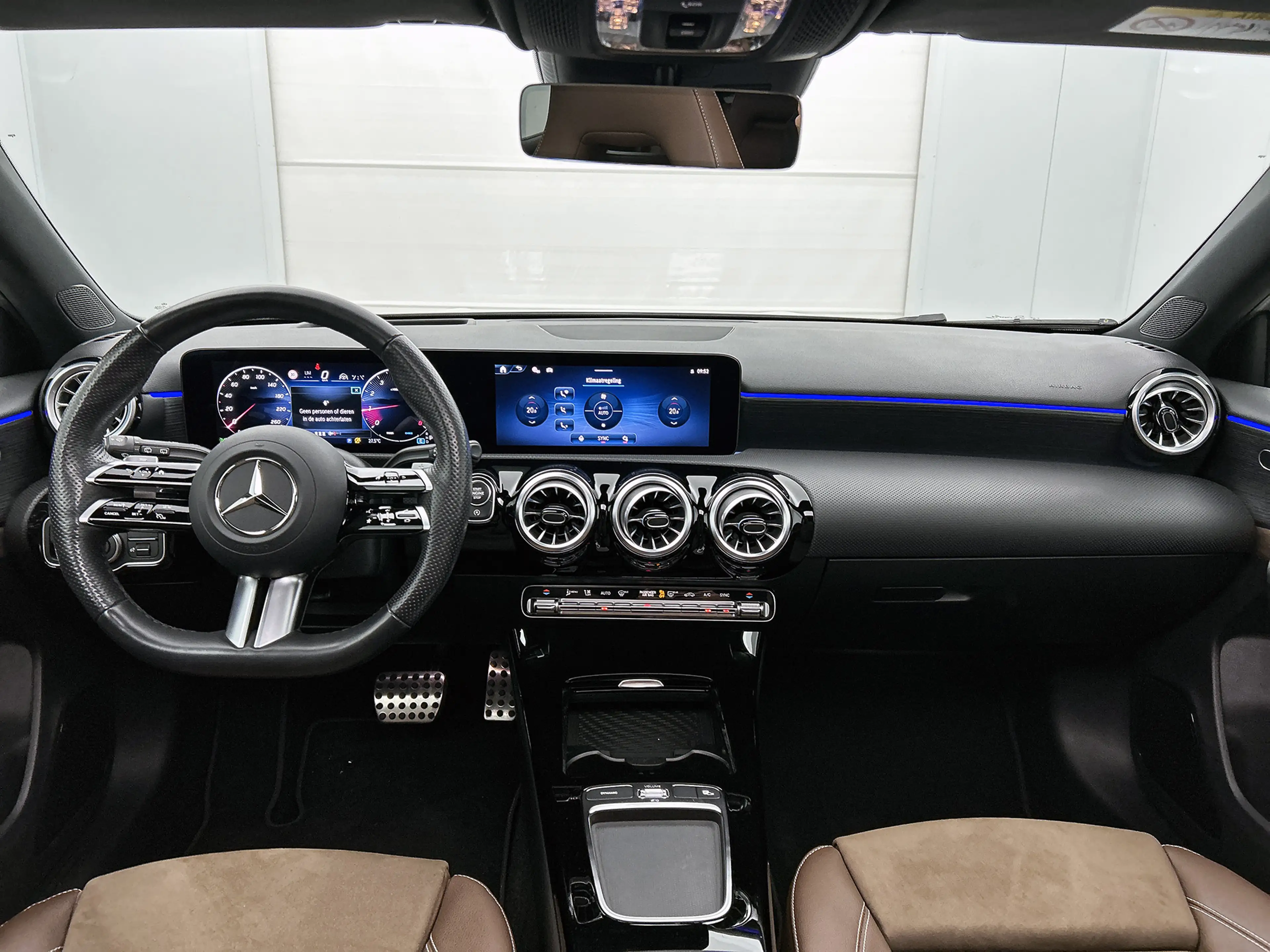 Mercedes-Benz A 180 AMG Line Plus | Night pakket | Panorama Schuifdak — photo 5