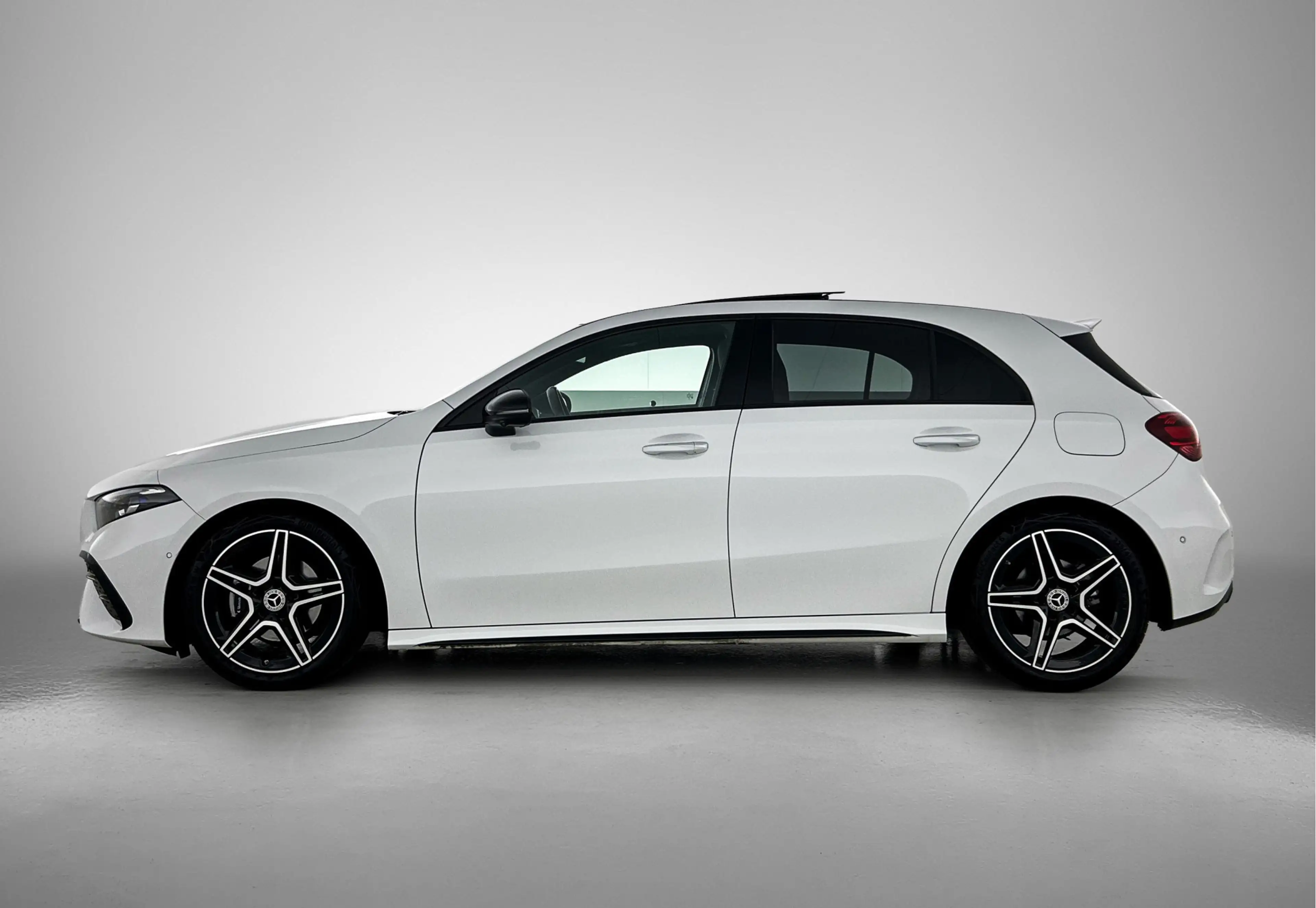 Mercedes-Benz A 180 AMG Line Plus | Night pakket | Panorama Schuifdak — photo 3