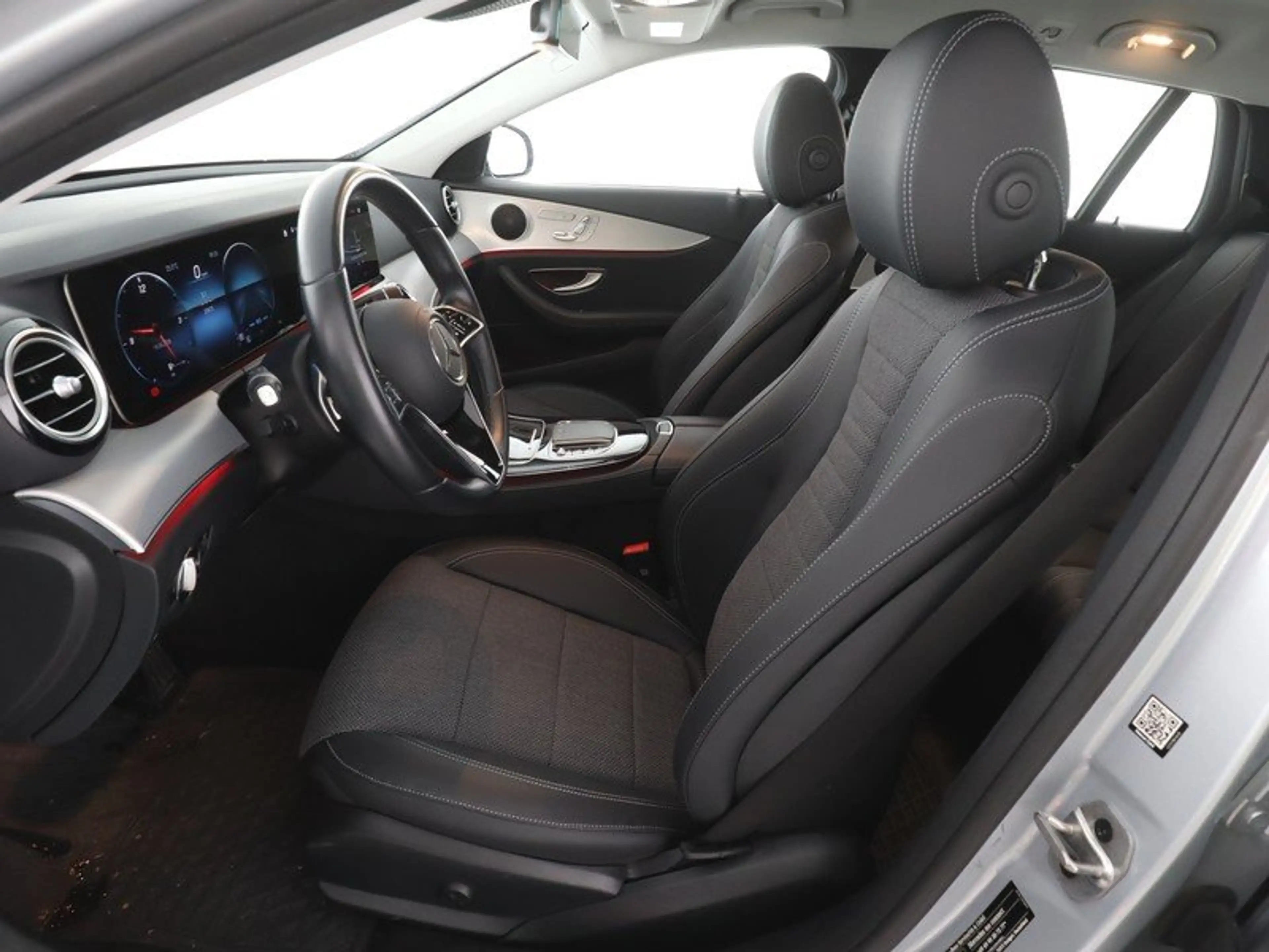 Mercedes-Benz E 220 T d Avantgarde RÜCKFAHRKAM+PREMIUM+SPURPAK — photo 5