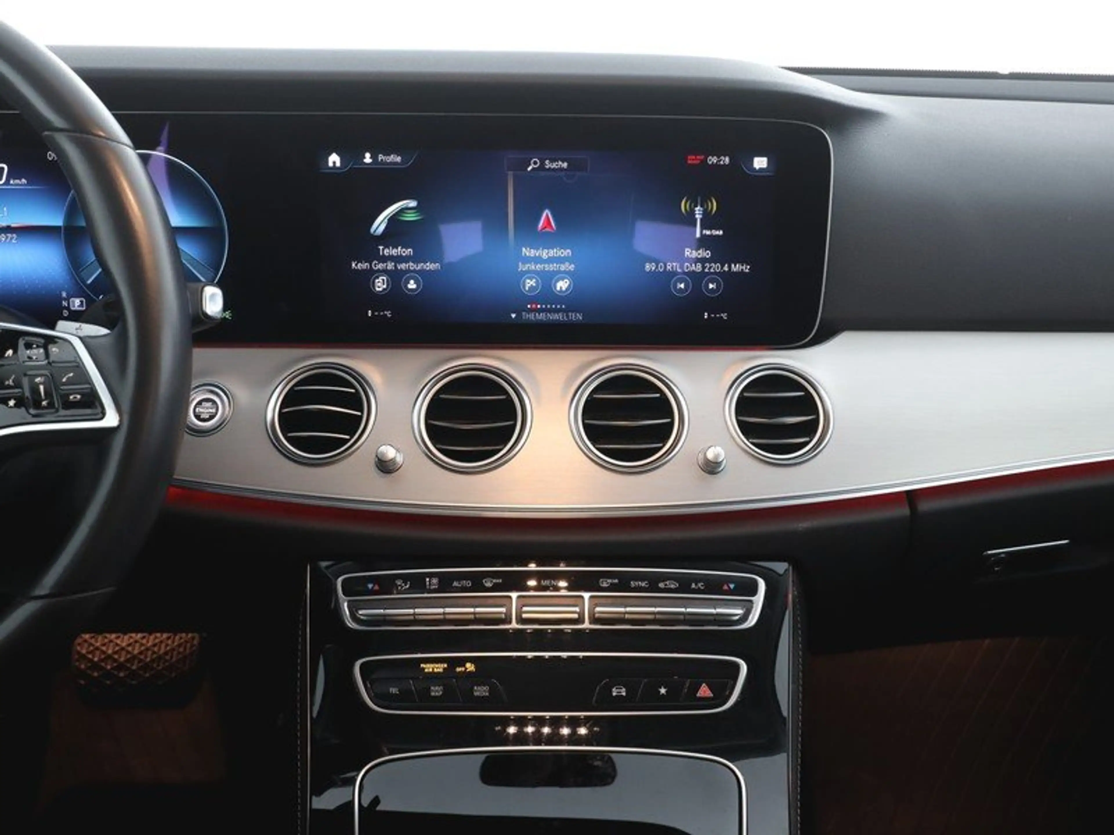 Mercedes-Benz E 220 T d Avantgarde RÜCKFAHRKAM+PREMIUM+SPURPAK — photo 7