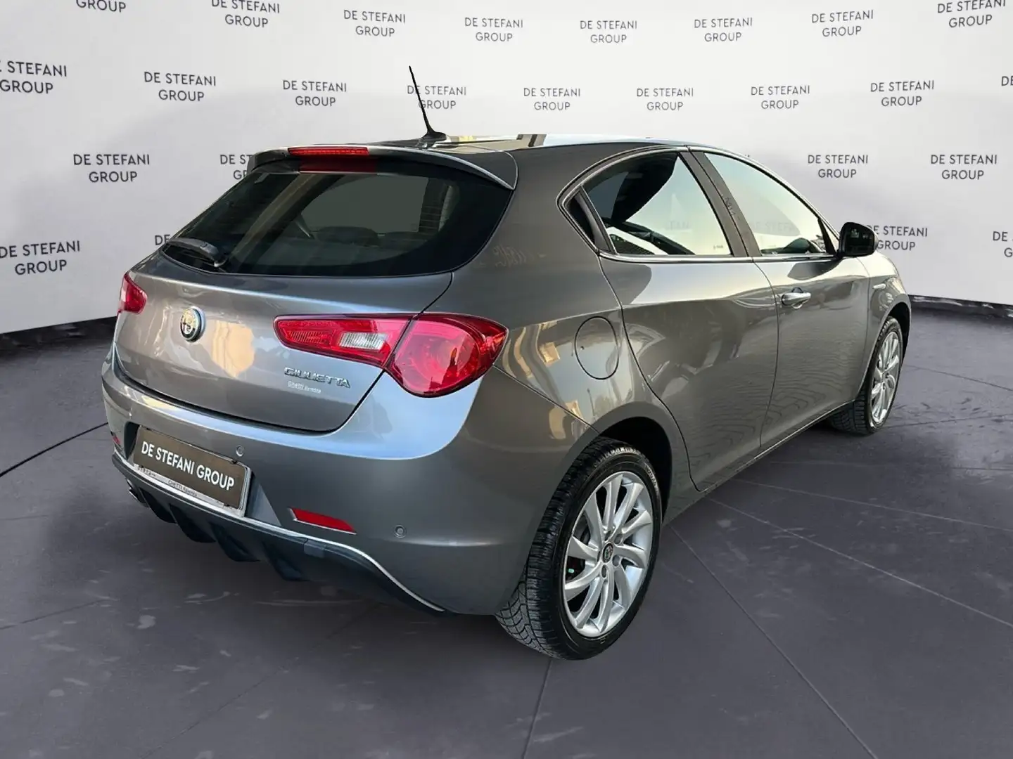 Alfa Romeo Giulietta Giulietta 1.6 jtdm Super 120cv my19 Grau - 2