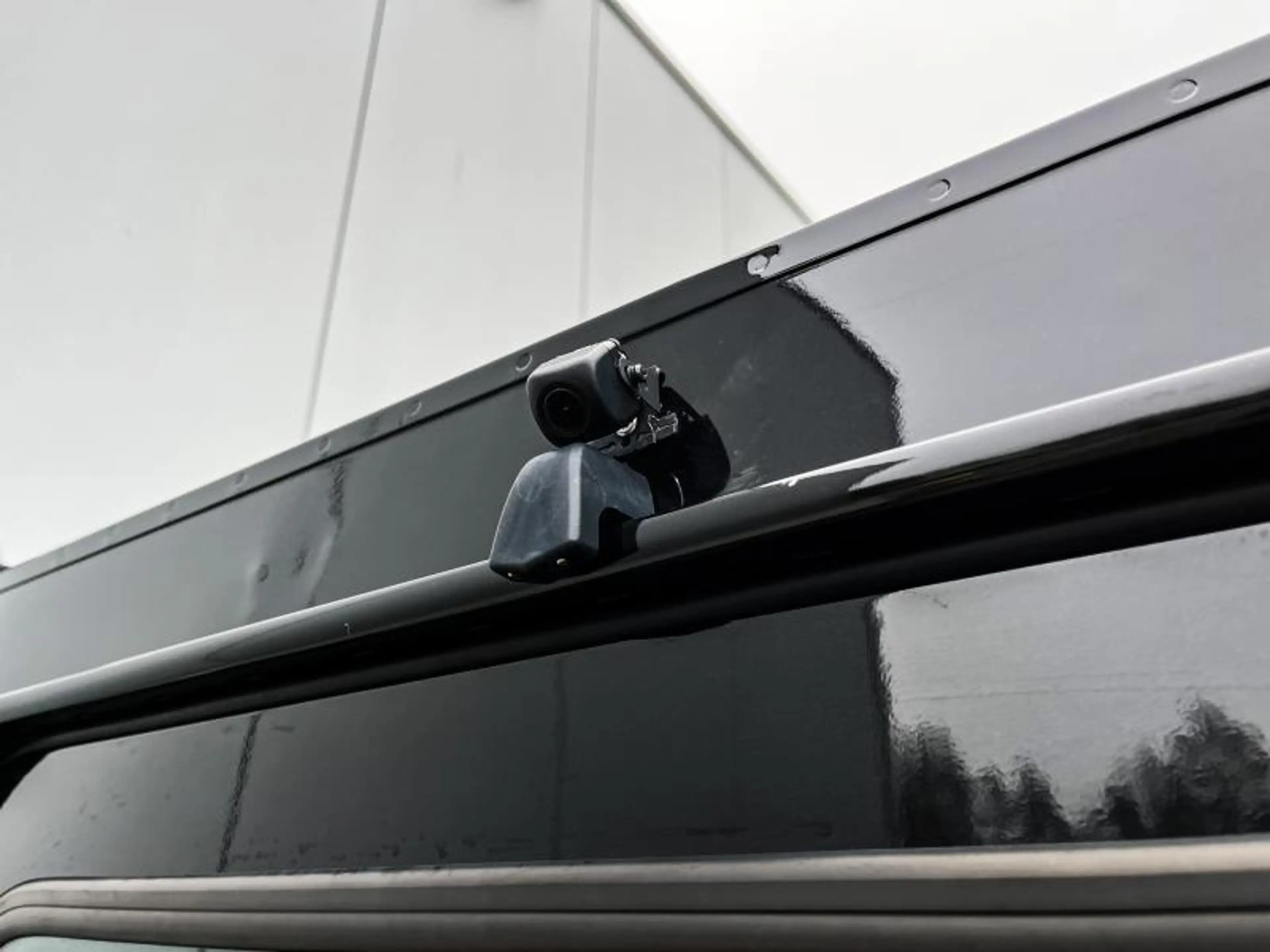 Land Rover Defender Adventure Edition — photo 13
