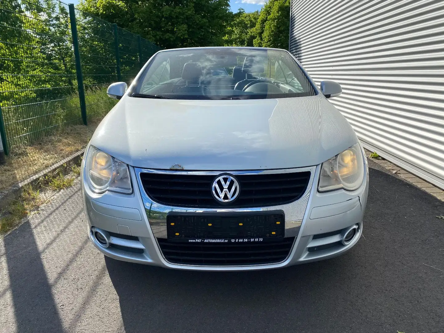 Volkswagen Eos 2.0 FSI Leder SHZ PDC Klimaautomatik Argintiu - 2