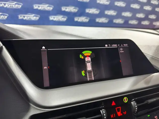 BMW 1 Series view 17
