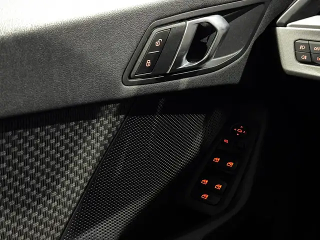 BMW 1 Series view 15