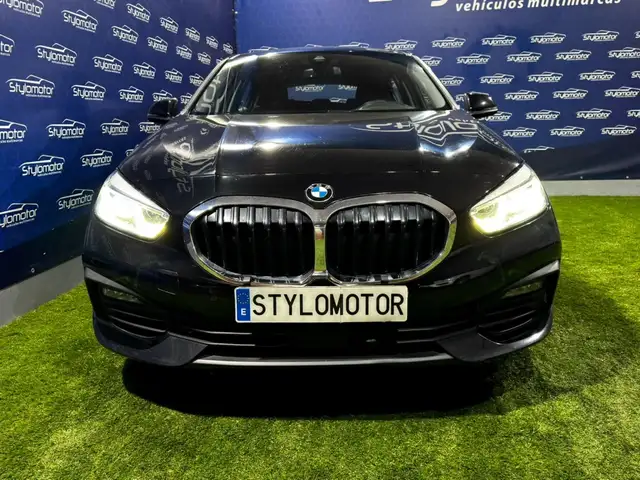 BMW 1 Series view 22