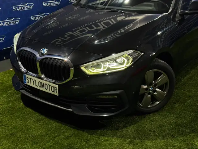 BMW 1 Series view 19
