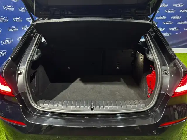 BMW 1 Series view 9