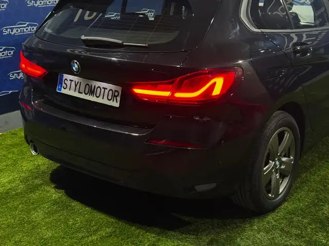 BMW 1 Series view 25