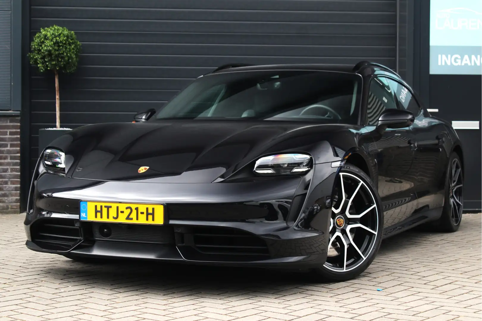 Porsche Taycan Sport Turismo Turbo 93 kWh | Passenger Displ. | Sp Zwart - 1