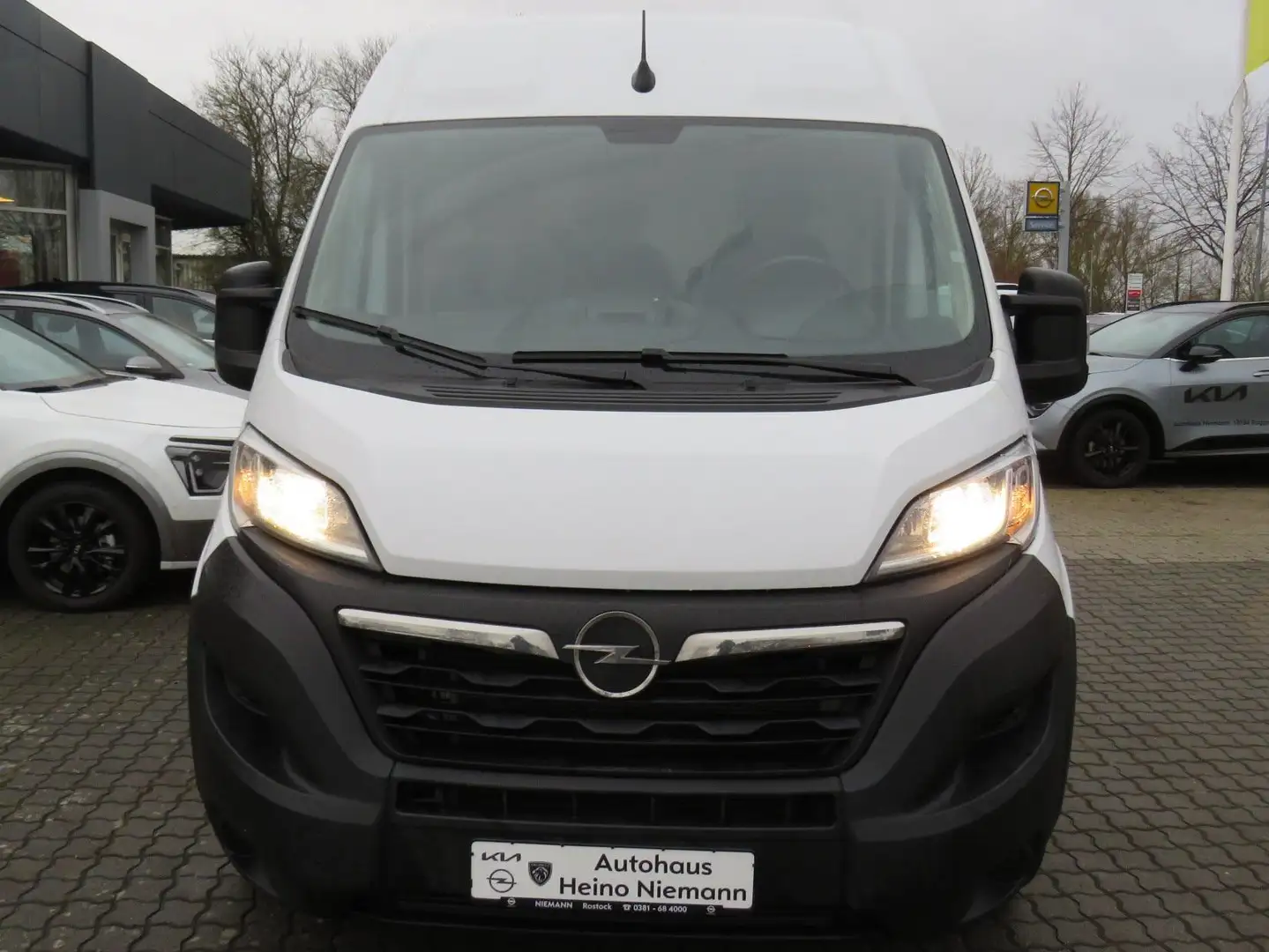 Opel Movano HKa L2H2 3,5t Edition (verstärkt) Weiß - 2