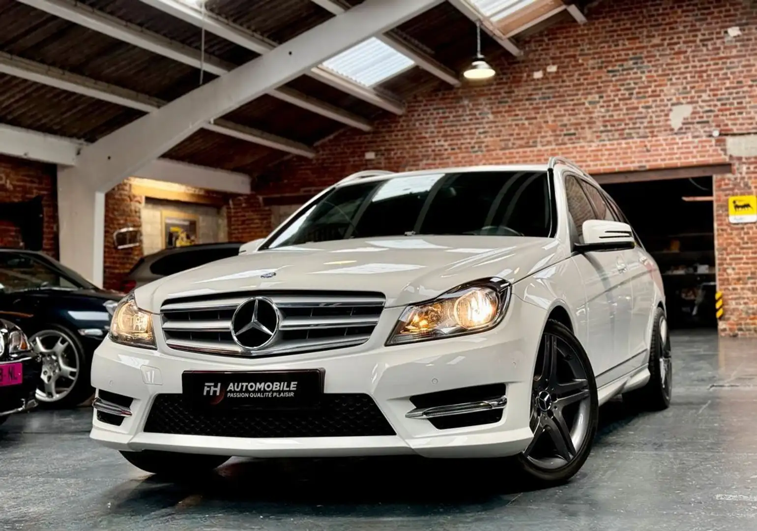 Mercedes-Benz C 200 200 1.8L 185 ch Siège Chauffant- GPS Bluetooth Historique exclusif Mercedes État remarquable Weiß - 1