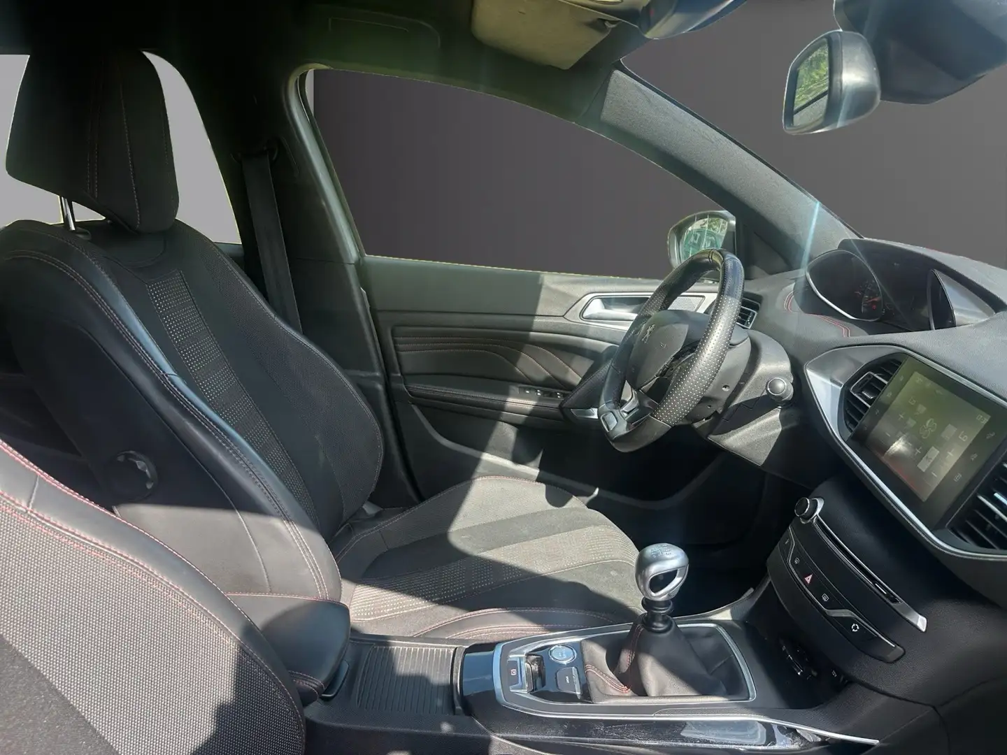 Peugeot 308 GT Line Grijs - 2