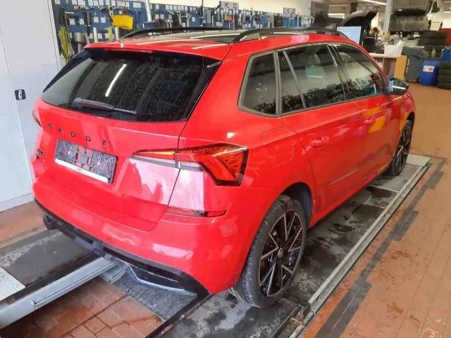 Skoda Kamiq 1.5 TSI DSG MONTE CARLO PANO KLIMA PDC SHZG Rot - 2