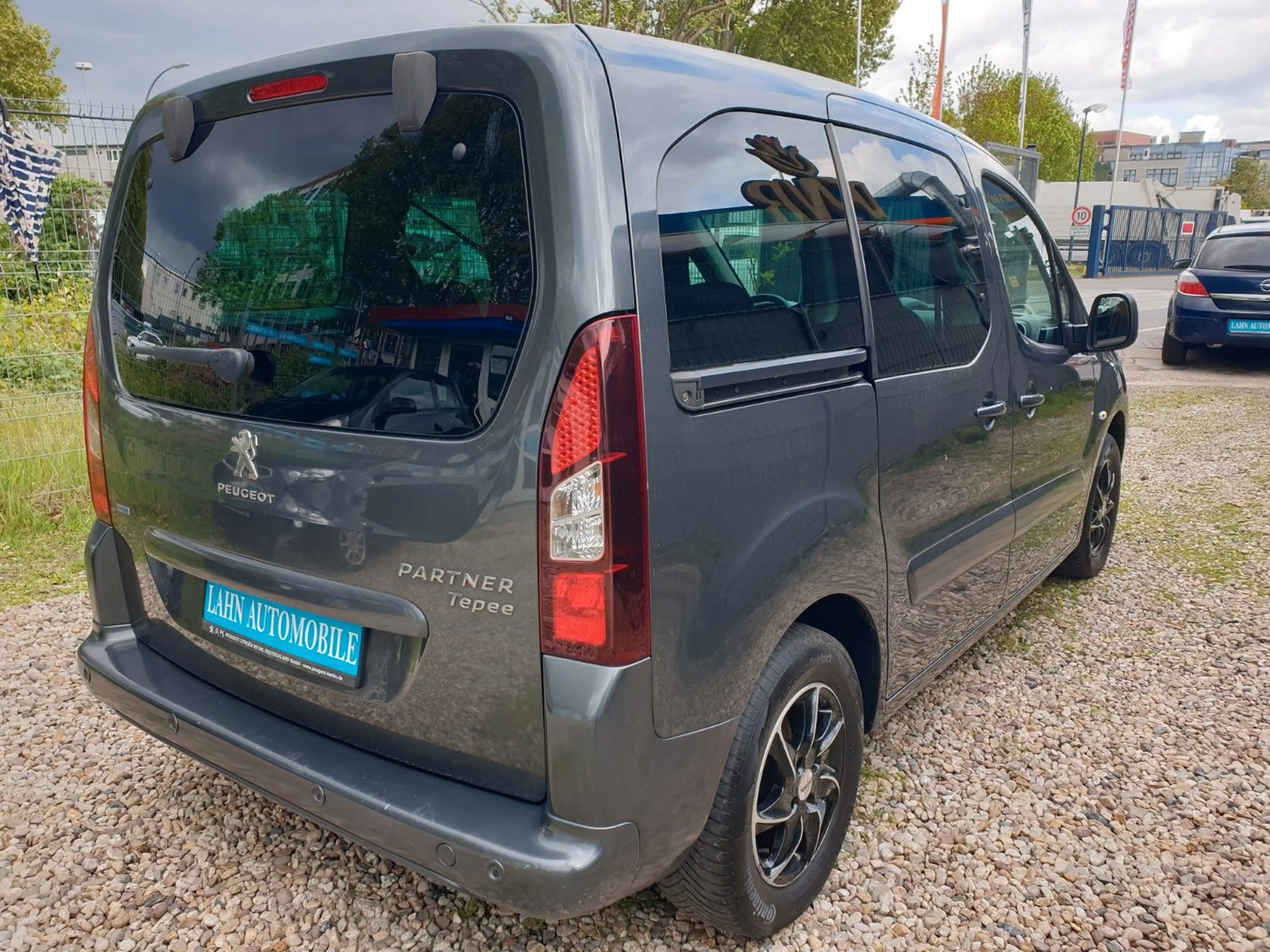 Peugeot Partner Tepee Active 1-Hand — photo 10