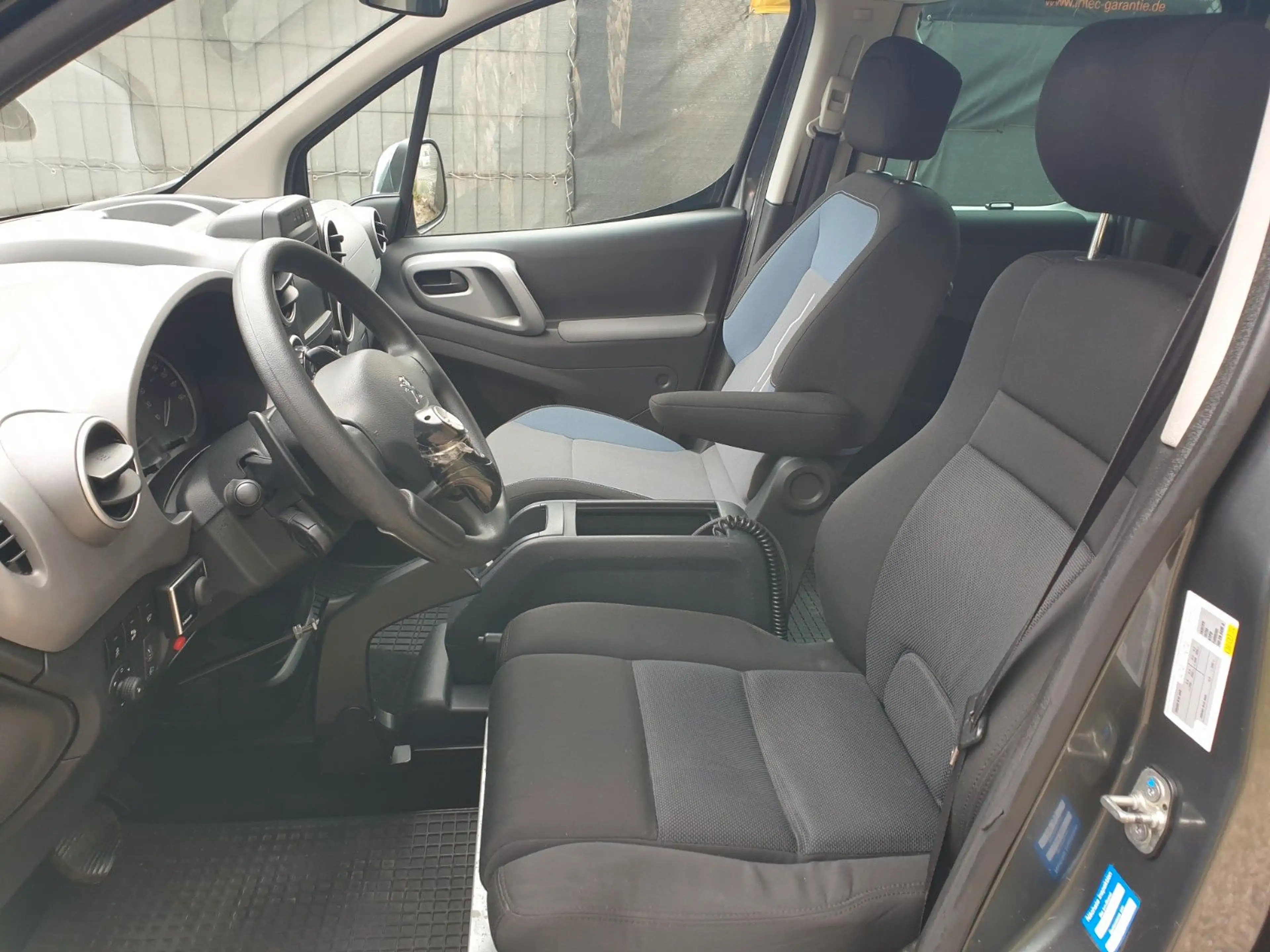 Peugeot Partner Tepee Active 1-Hand — photo 12