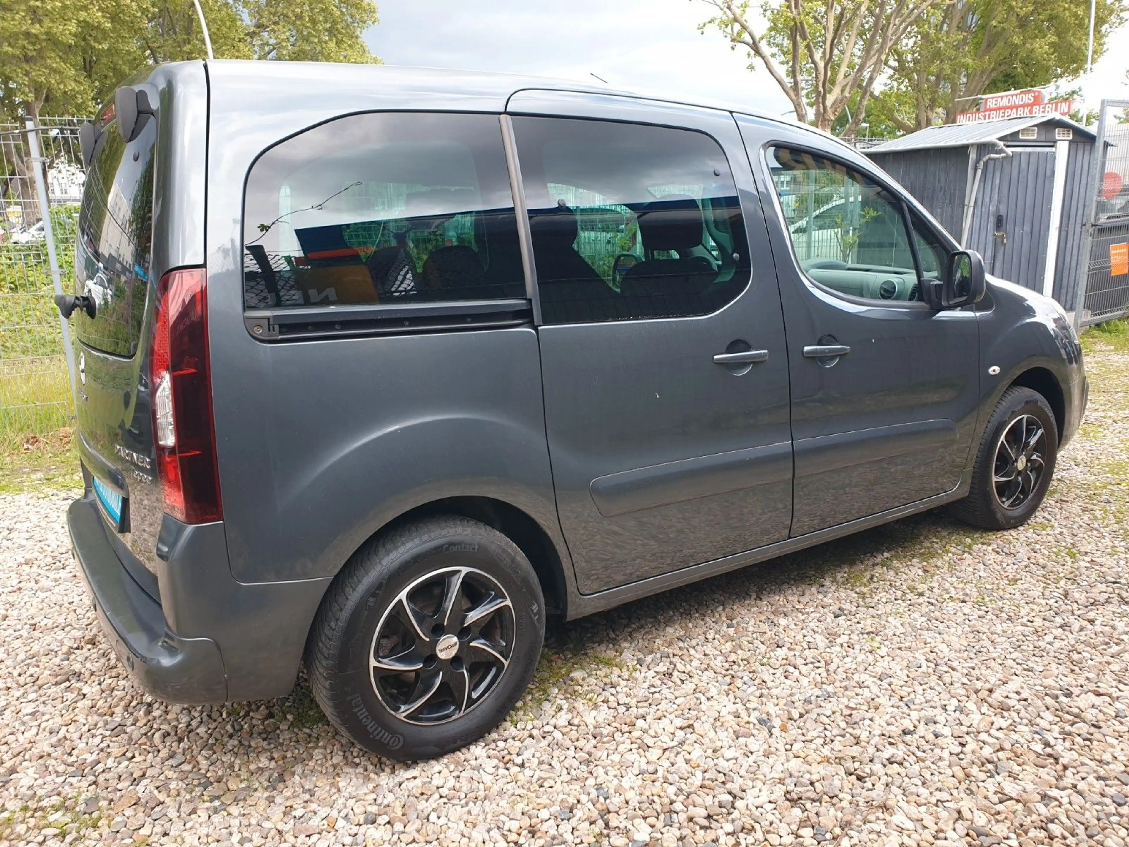 Peugeot Partner Tepee Active 1-Hand — photo 11