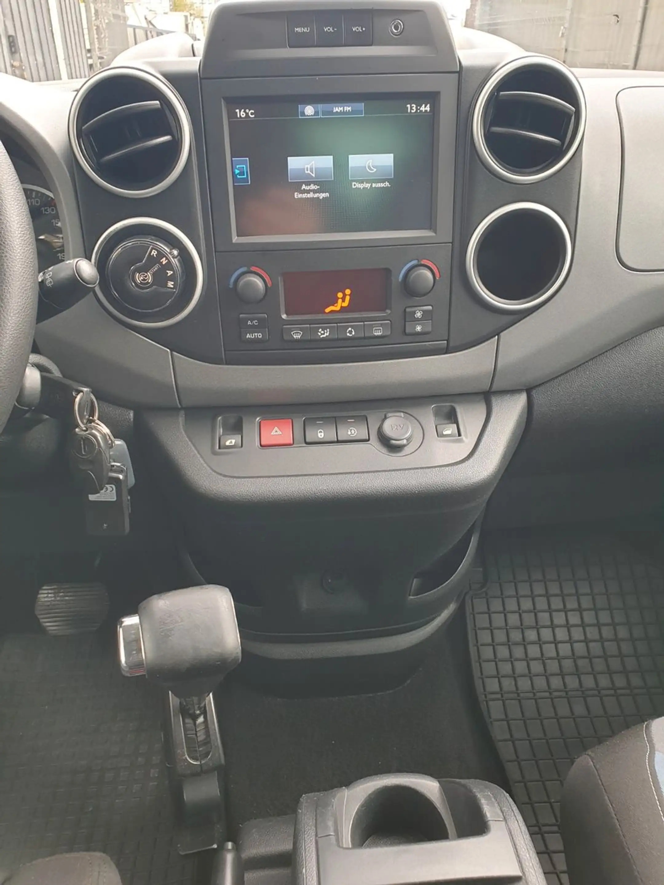 Peugeot Partner Tepee Active 1-Hand — photo 16