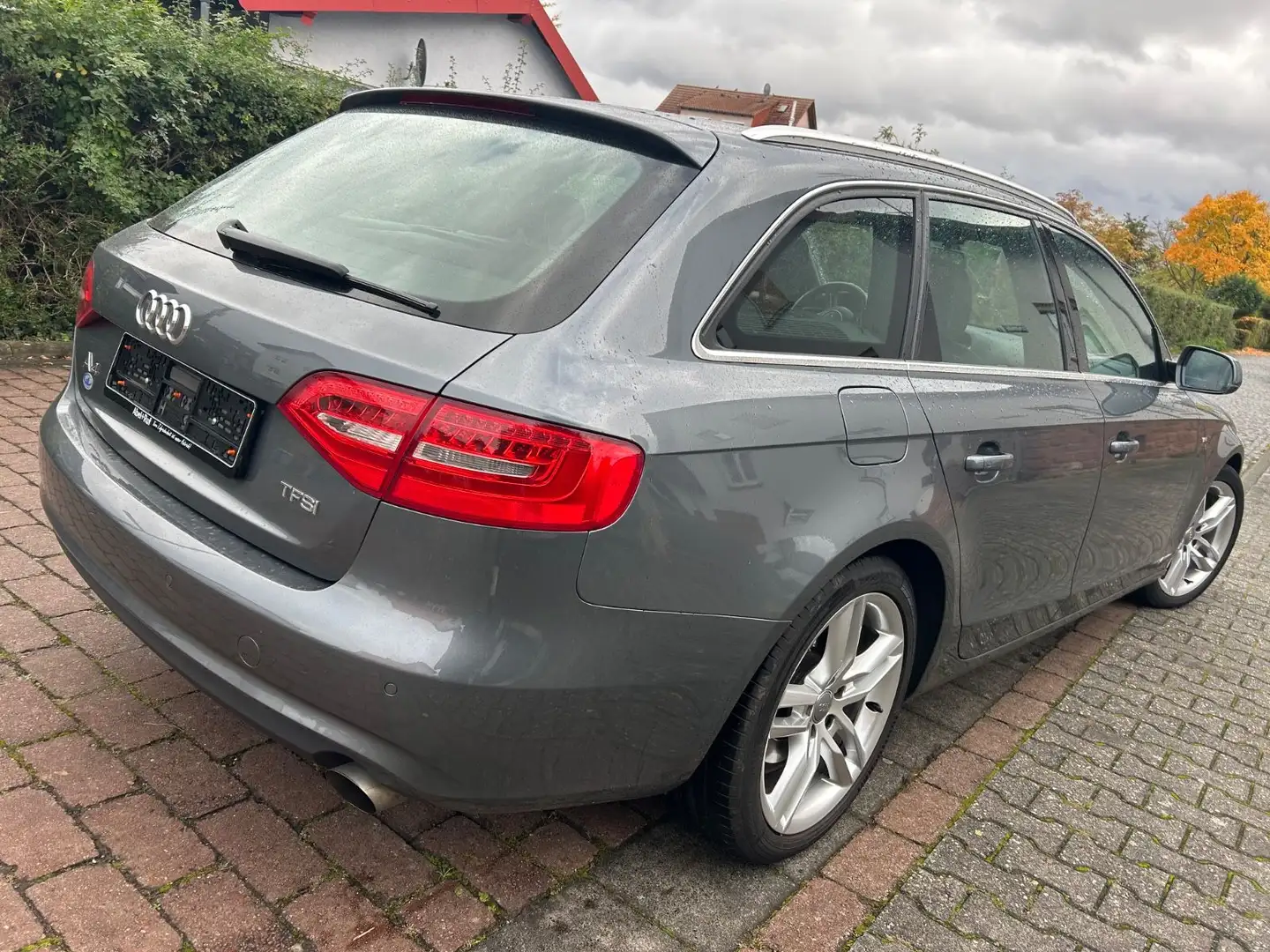 Audi A4 Avant S line Sportpaket Plus*Xenon*Klima*SHZ* Grijs - 2