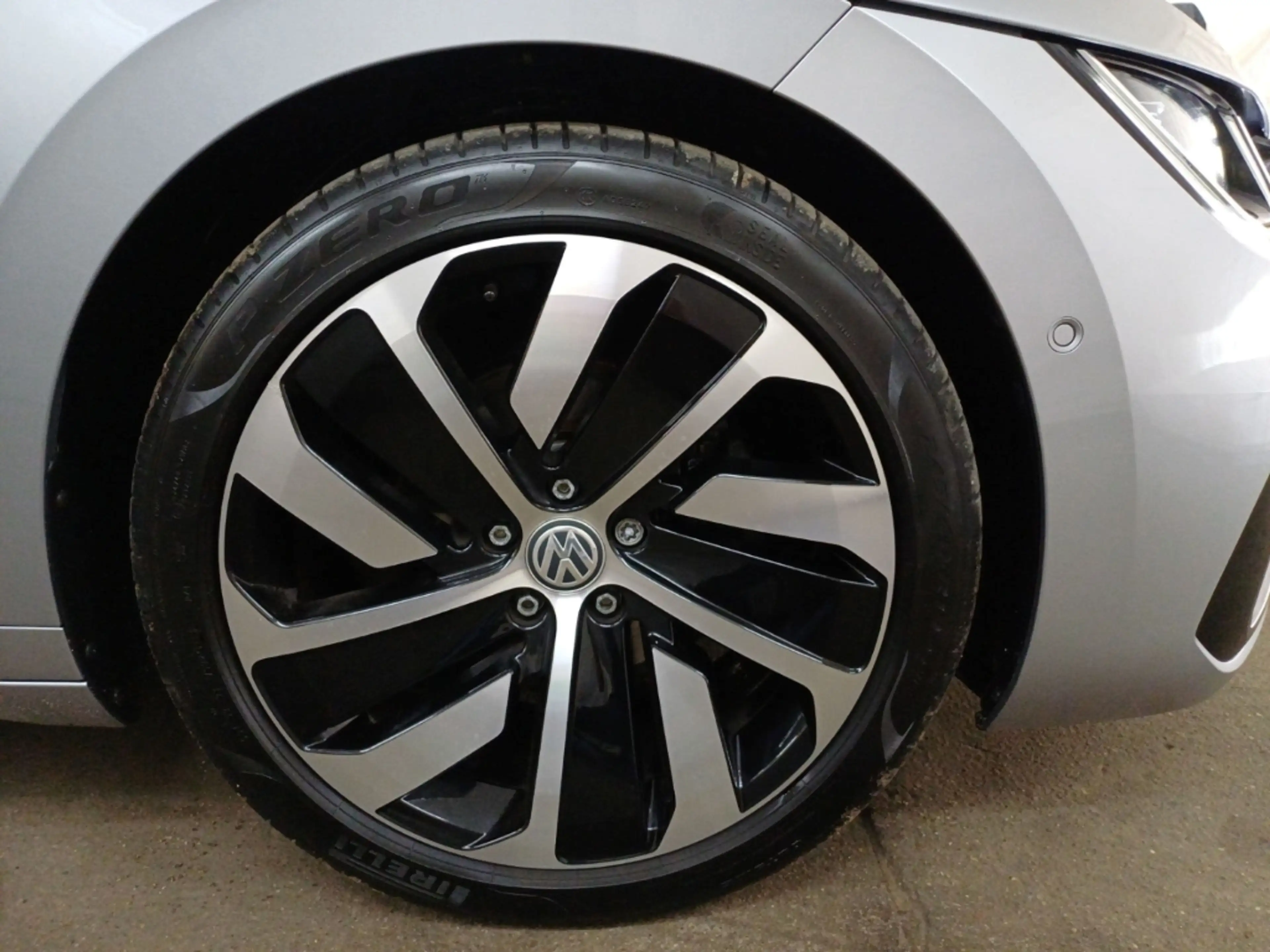 Volkswagen Arteon 2.0 TSI R-Line LED KAMERA LEDER PANO 19'' — photo 23