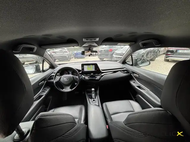 Toyota C-HR view 12