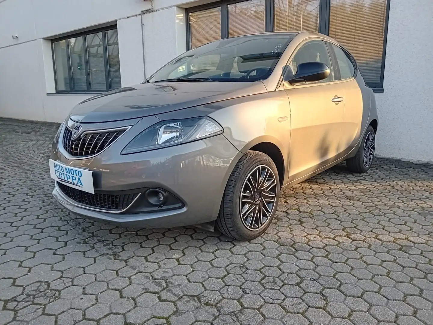 Lancia Ypsilon 1.0 HYBRID GOLD 70CV 5 PORTE OK NEOPATENTATI Gris - 1