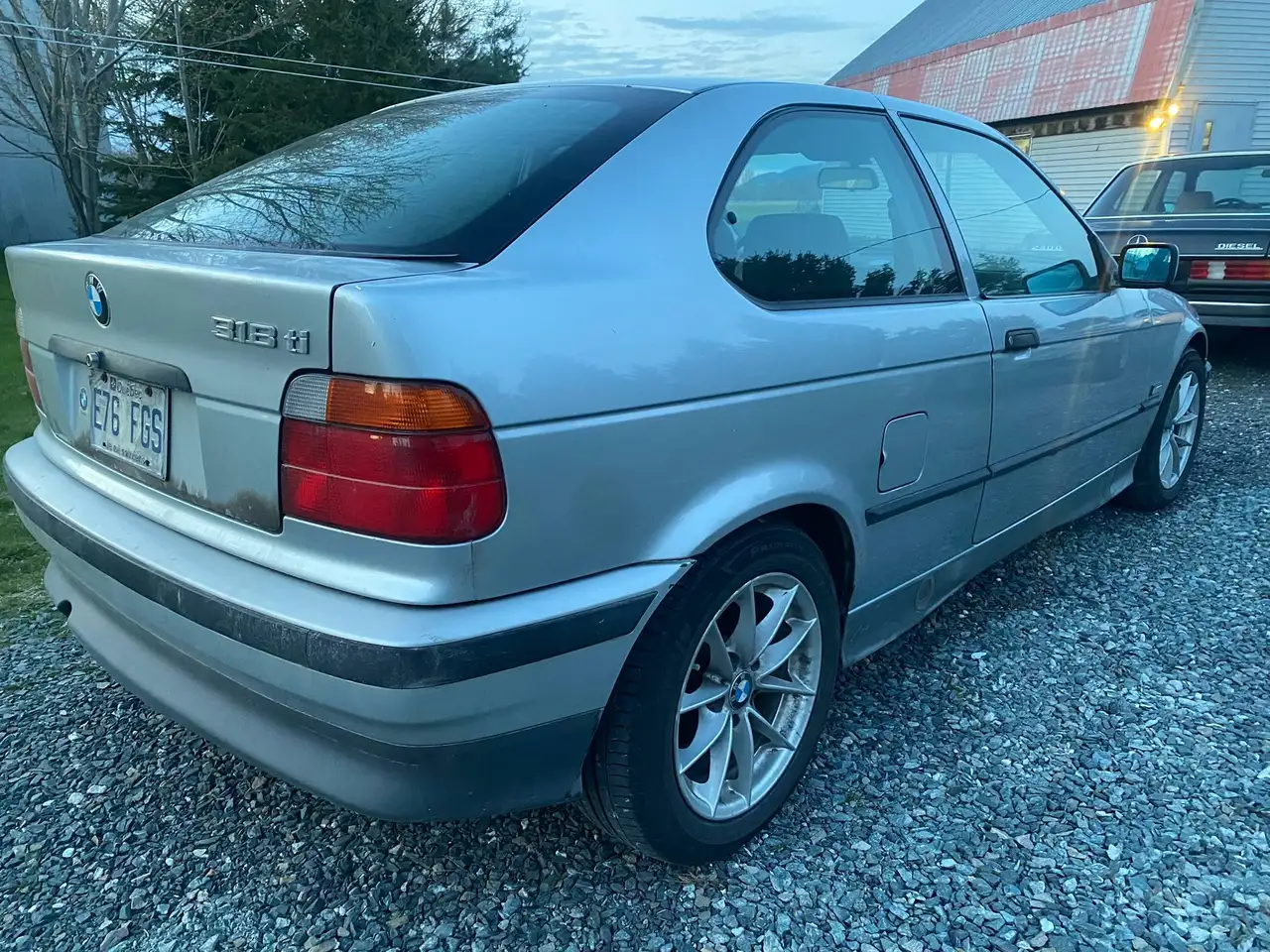 BMW 3 Series снимка BMW 3 Series