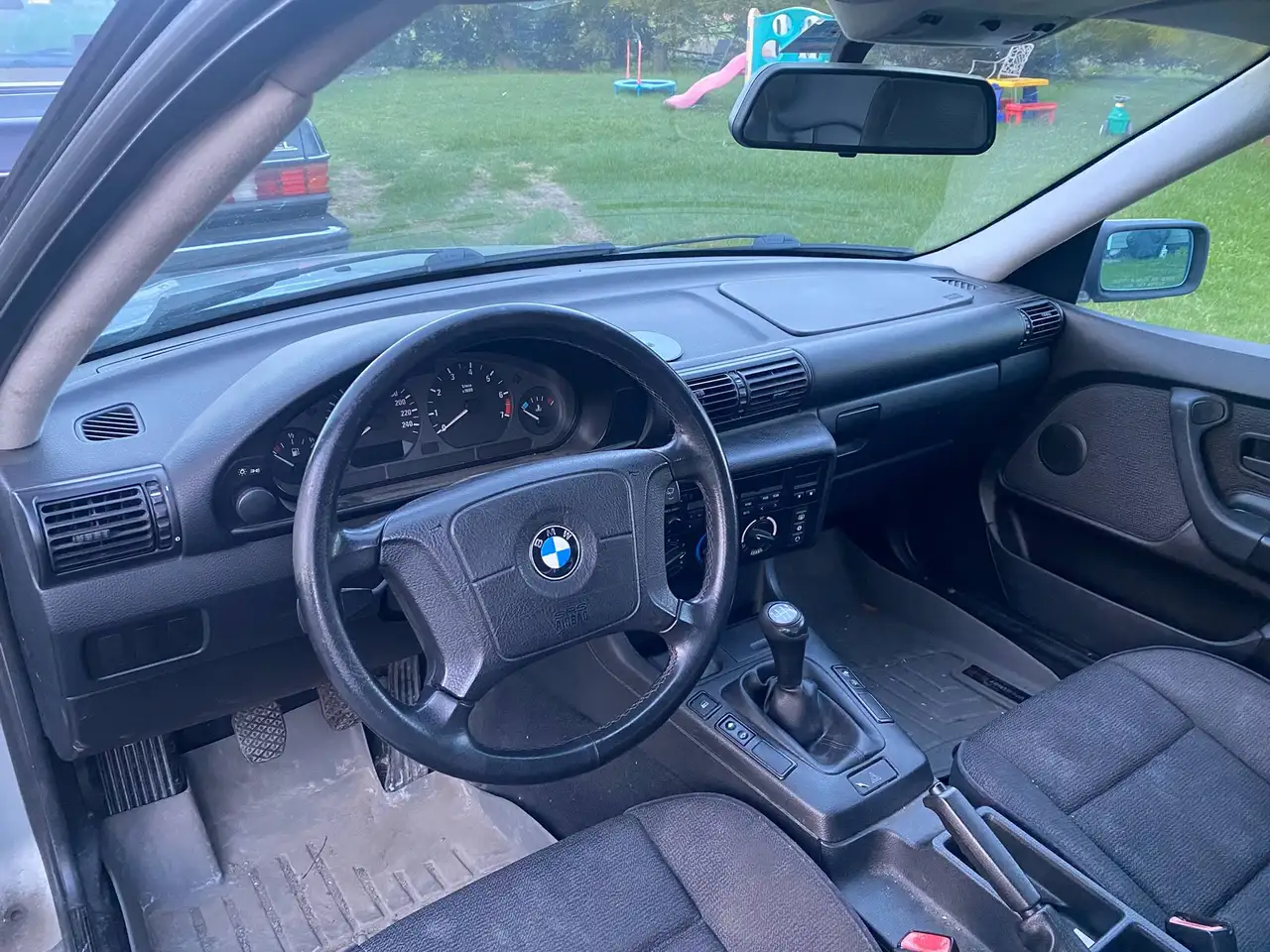 BMW 3 Series снимка BMW 3 Series