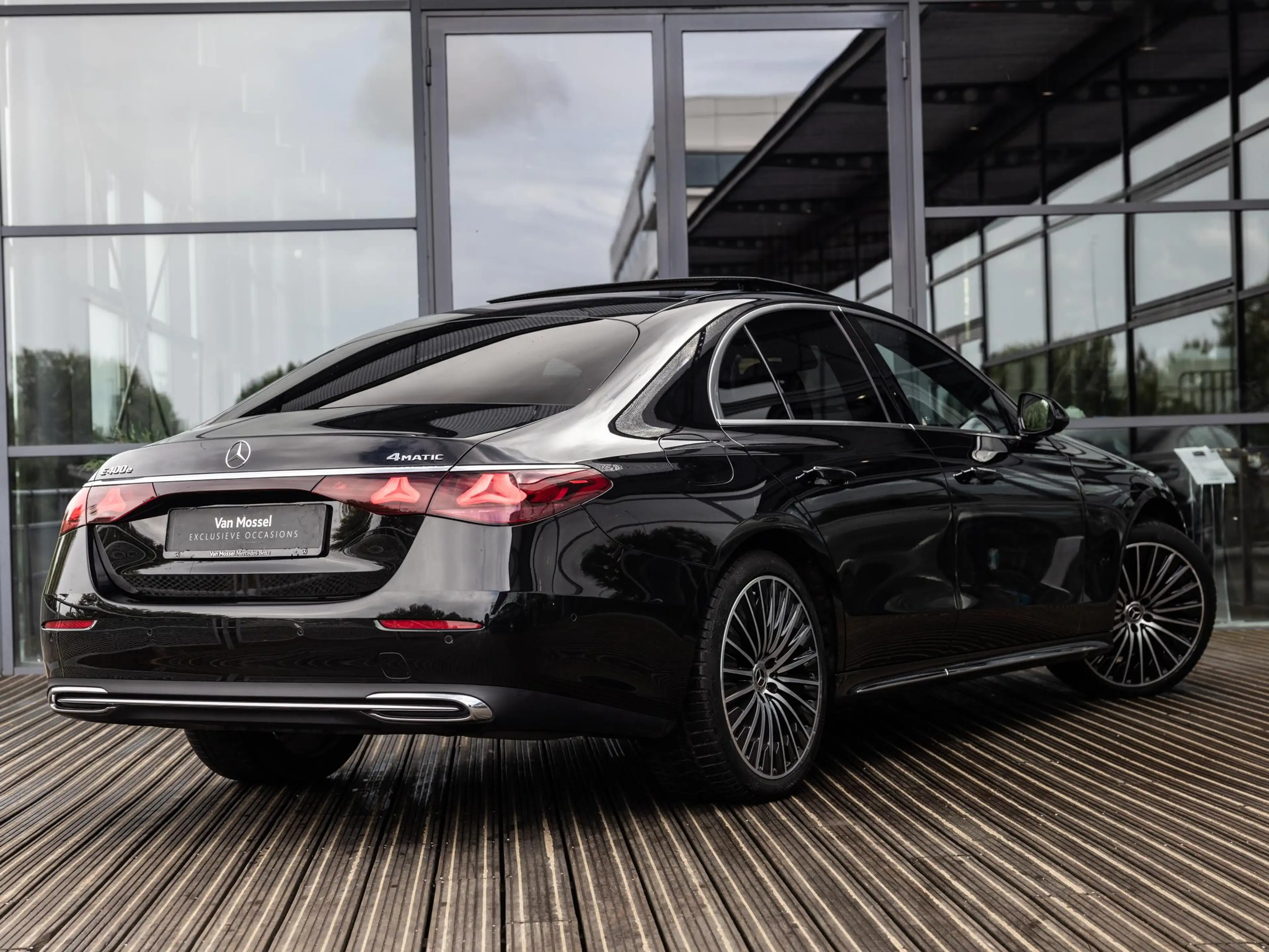 Mercedes-Benz E 400 e 4MATIC Exclusive Line | PANORAMADAK | SOFT CLOSE — photo 6