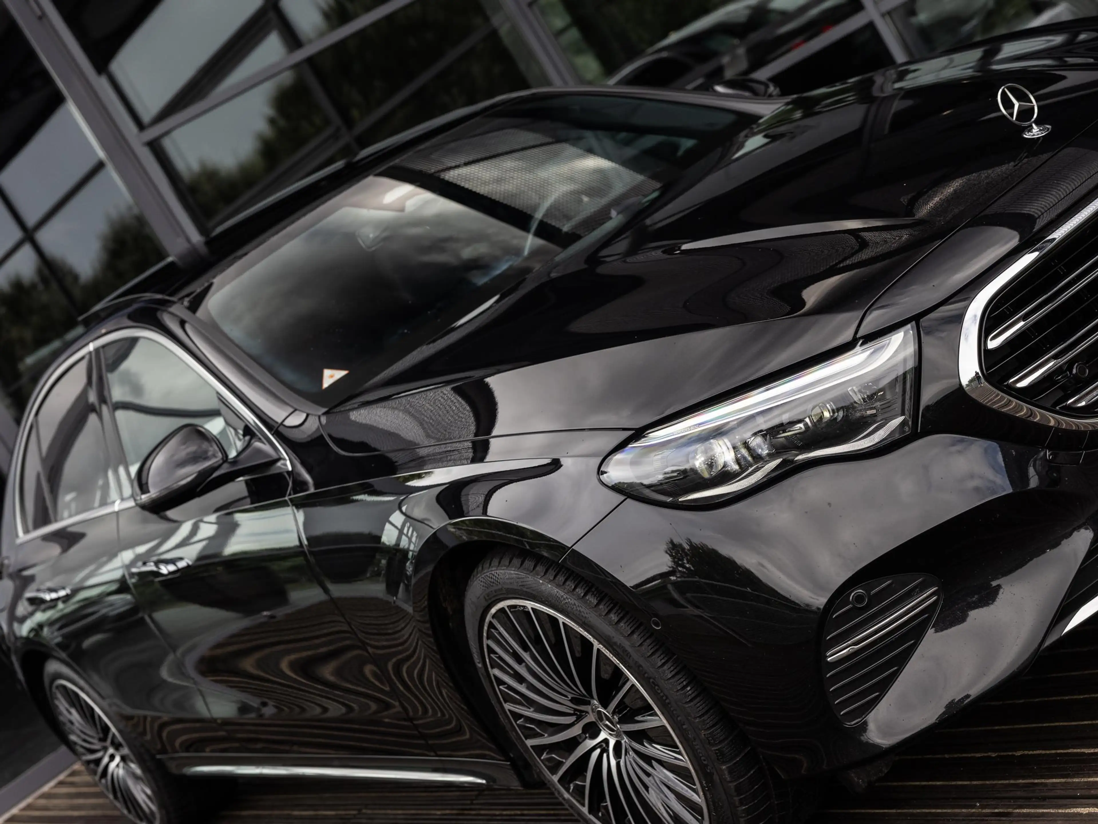 Mercedes-Benz E 400 e 4MATIC Exclusive Line | PANORAMADAK | SOFT CLOSE — photo 15