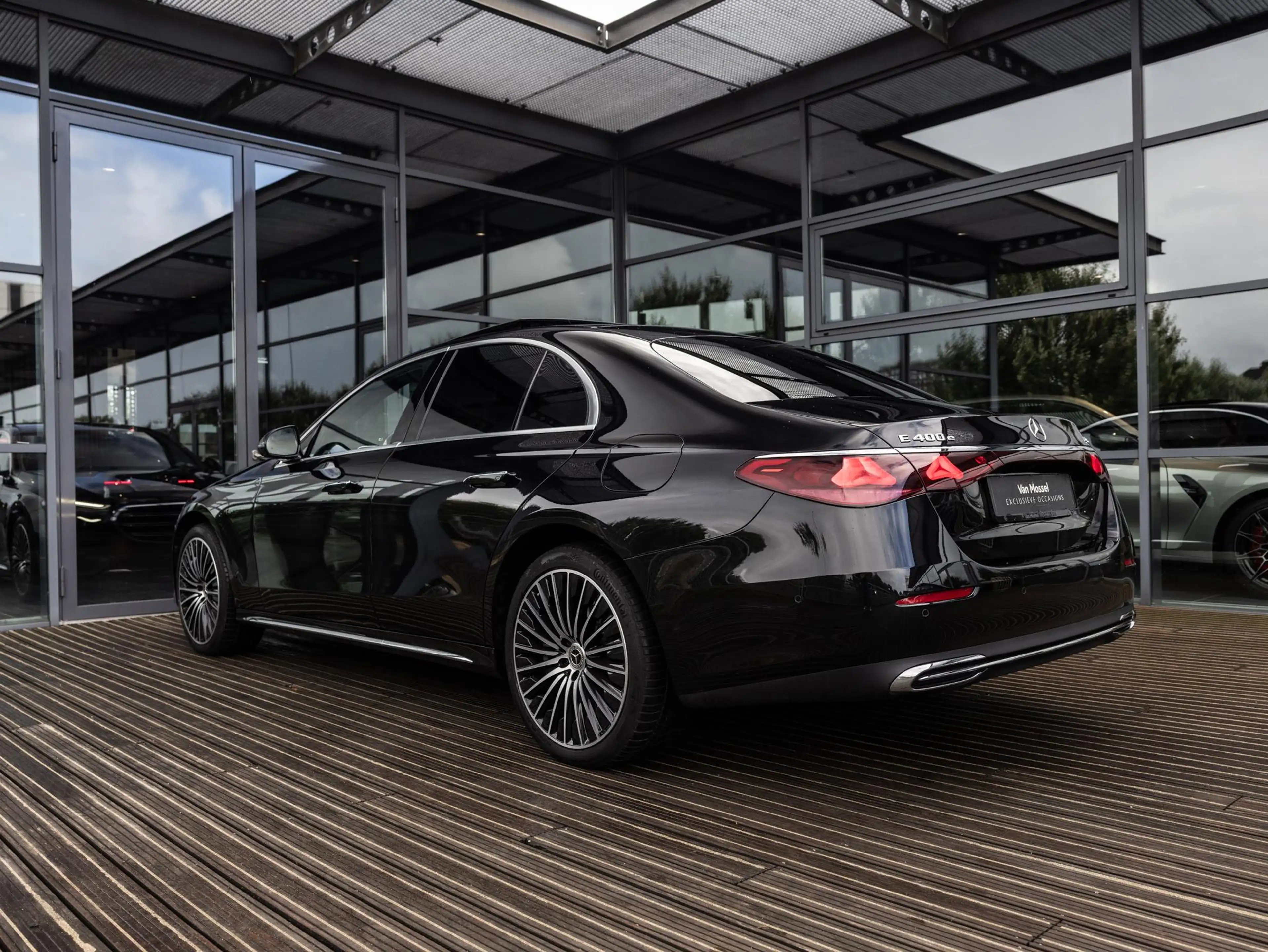Mercedes-Benz E 400 e 4MATIC Exclusive Line | PANORAMADAK | SOFT CLOSE — photo 12