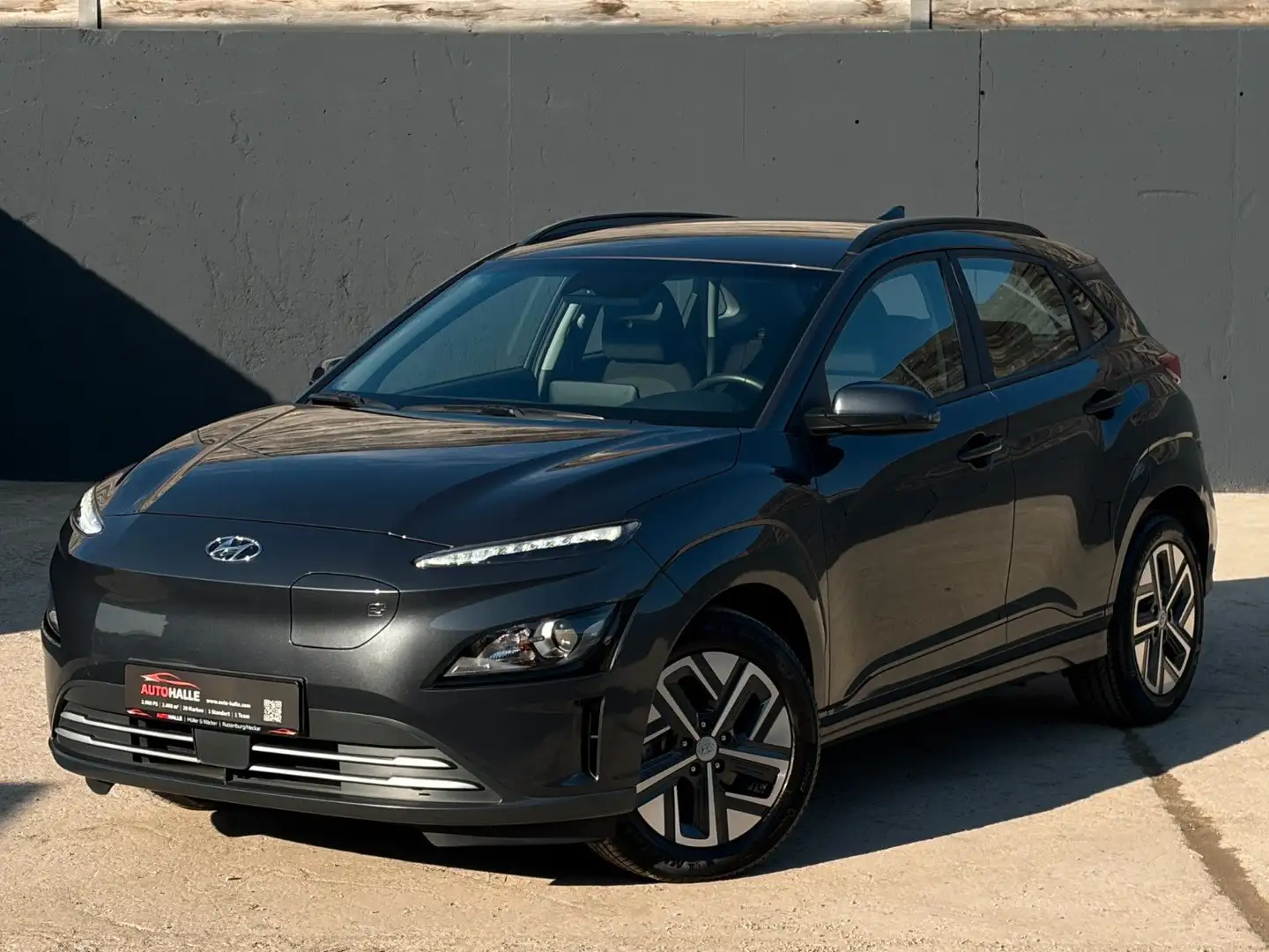 Hyundai KONA Select Elektro ACC LKAS PDC CAM SHZ CarPlay Schwarz - 1
