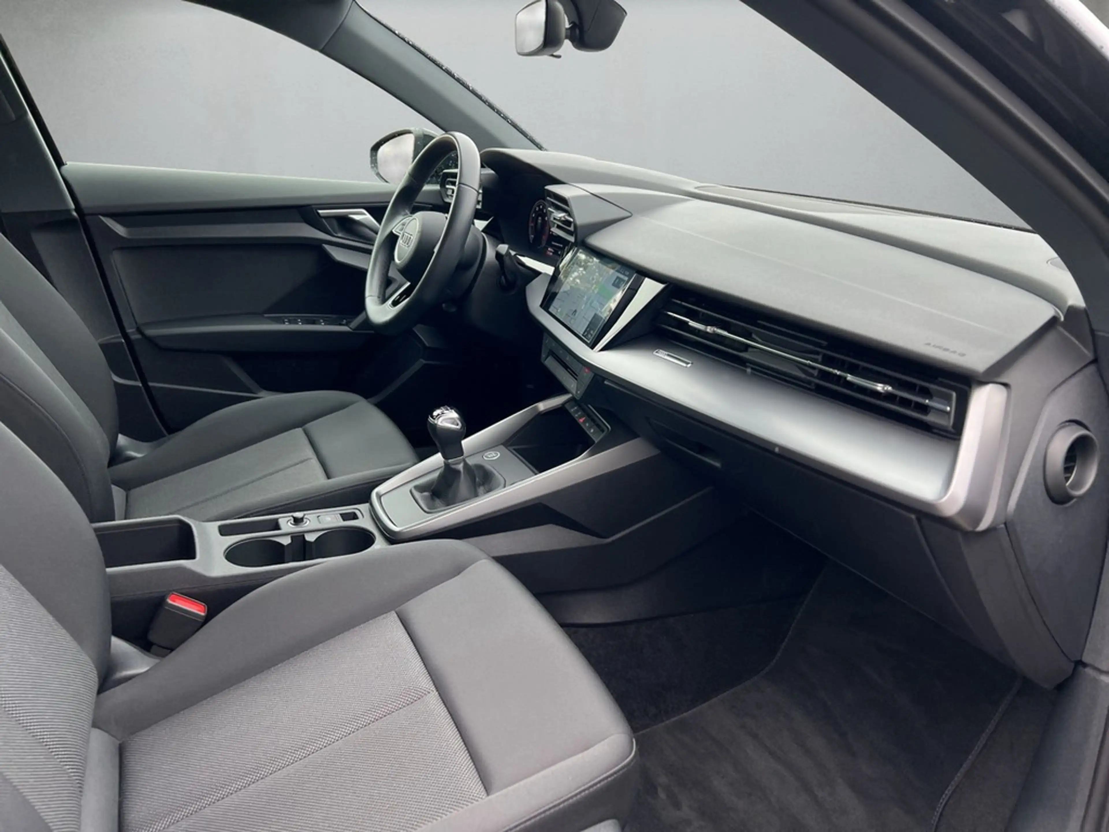 Audi A3 Sportback 30 TFSI — photo 13