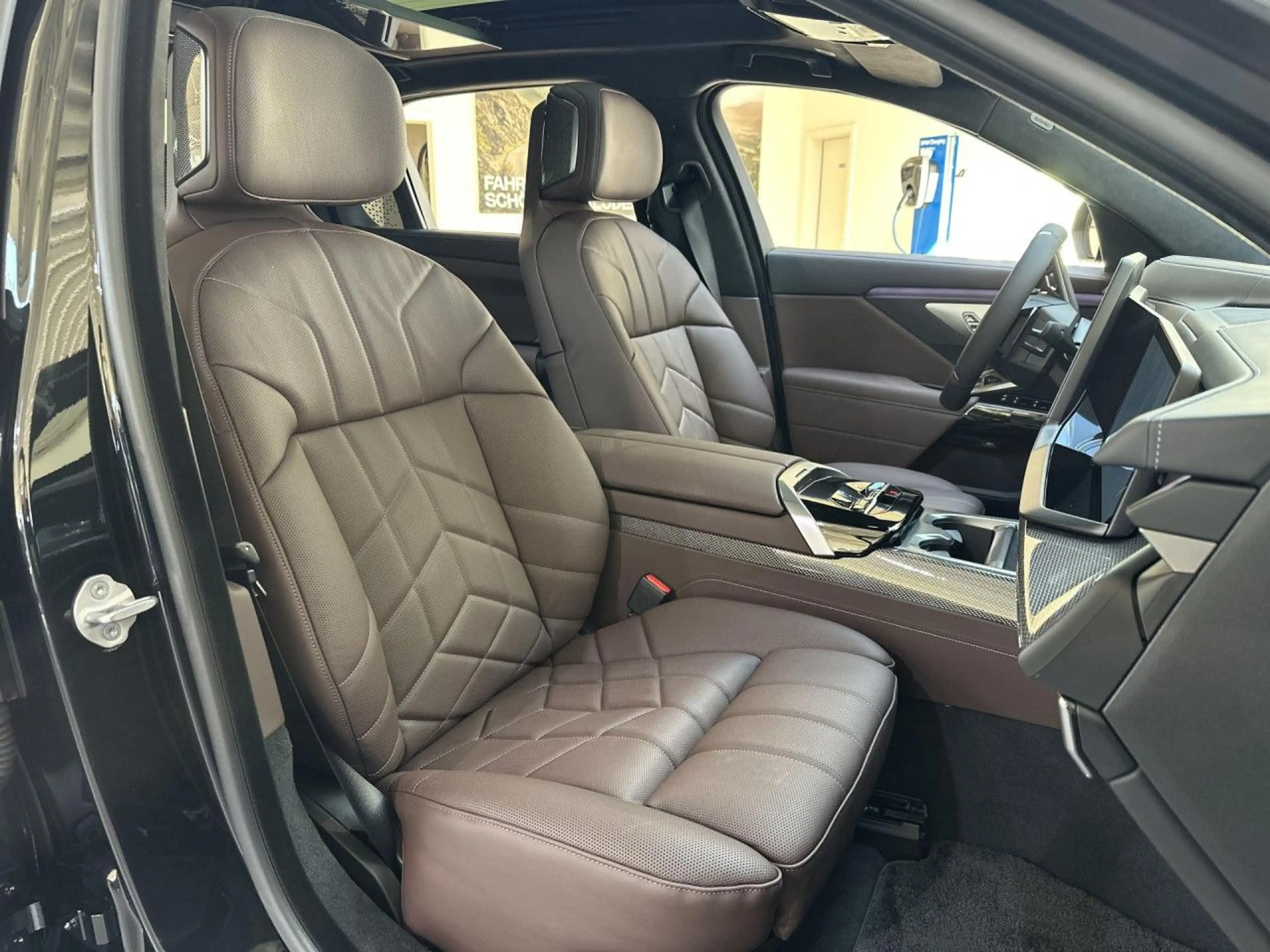 BMW 740 xDrive M Sport Pro Massage Integral Sitzbel. — photo 14
