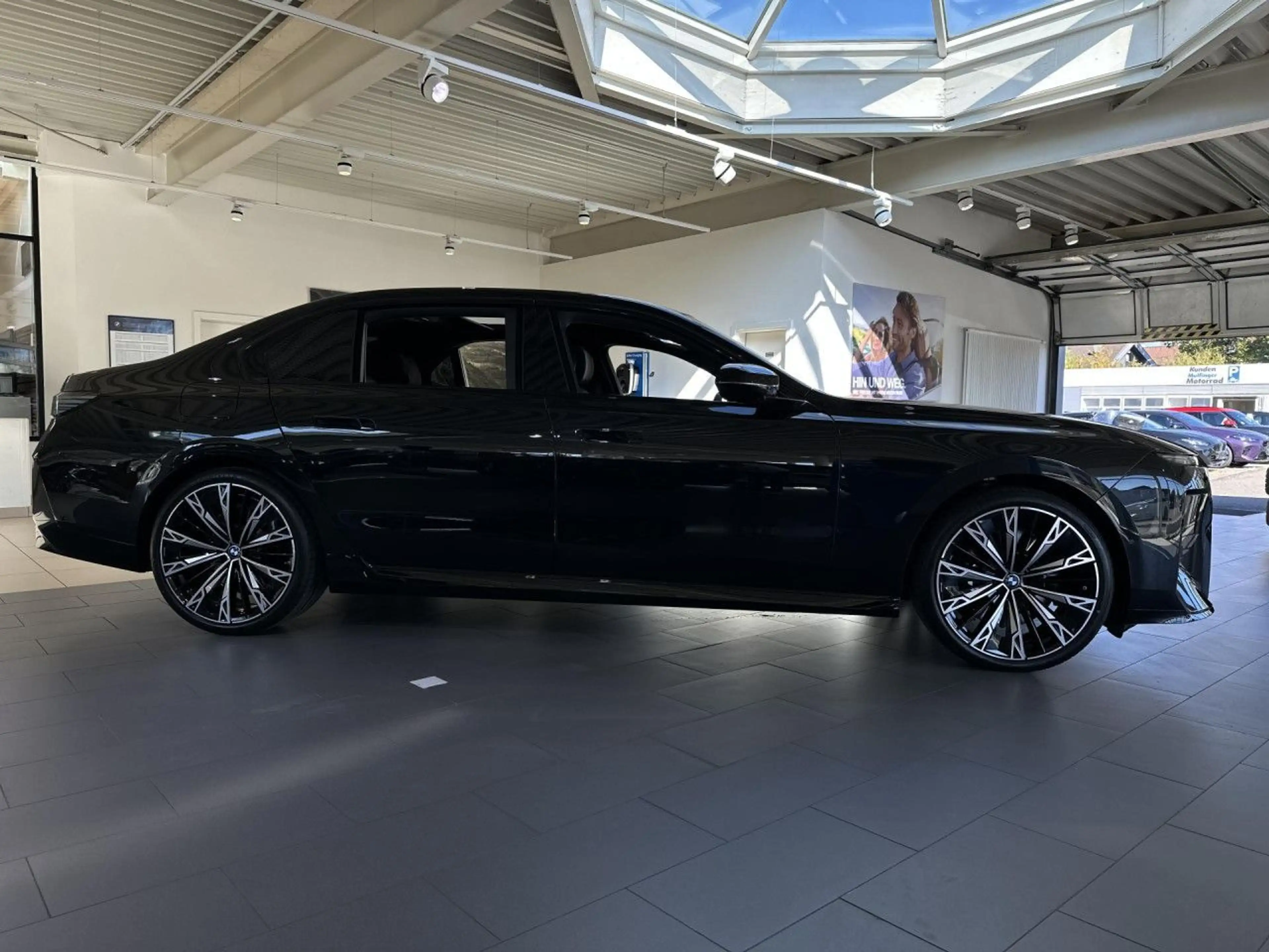 BMW 740 xDrive M Sport Pro Massage Integral Sitzbel. — photo 3