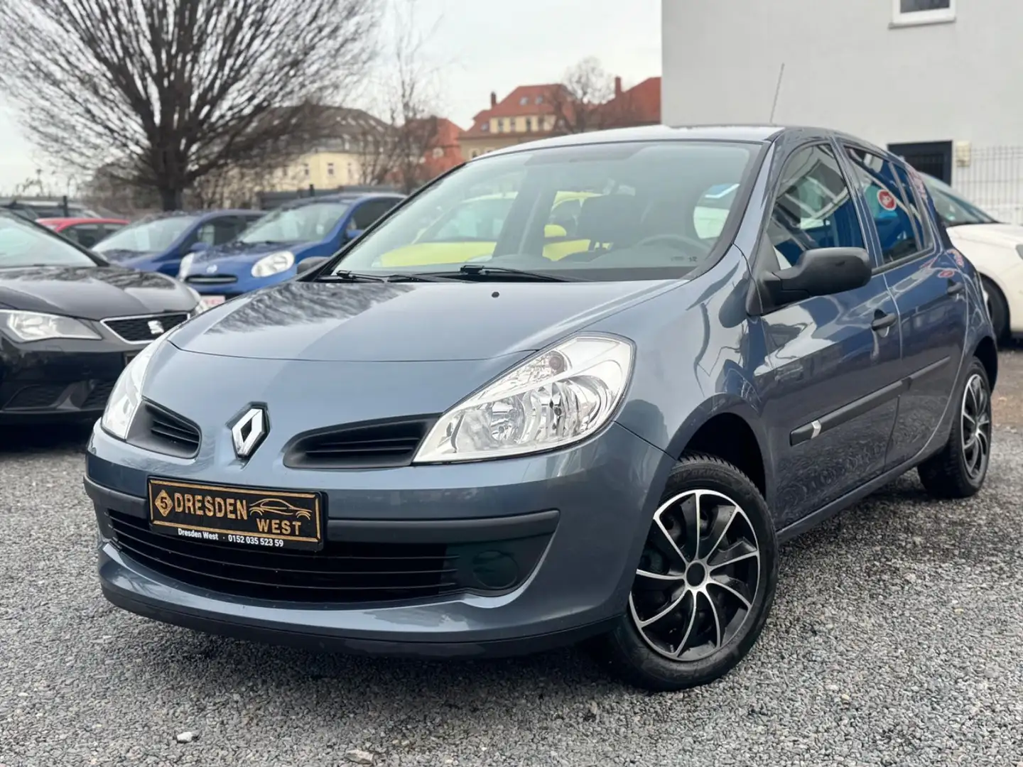 Renault Clio III Authentique Blau - 1