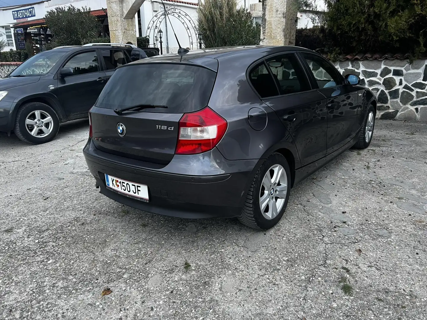 BMW 118 118d Сірий - 2