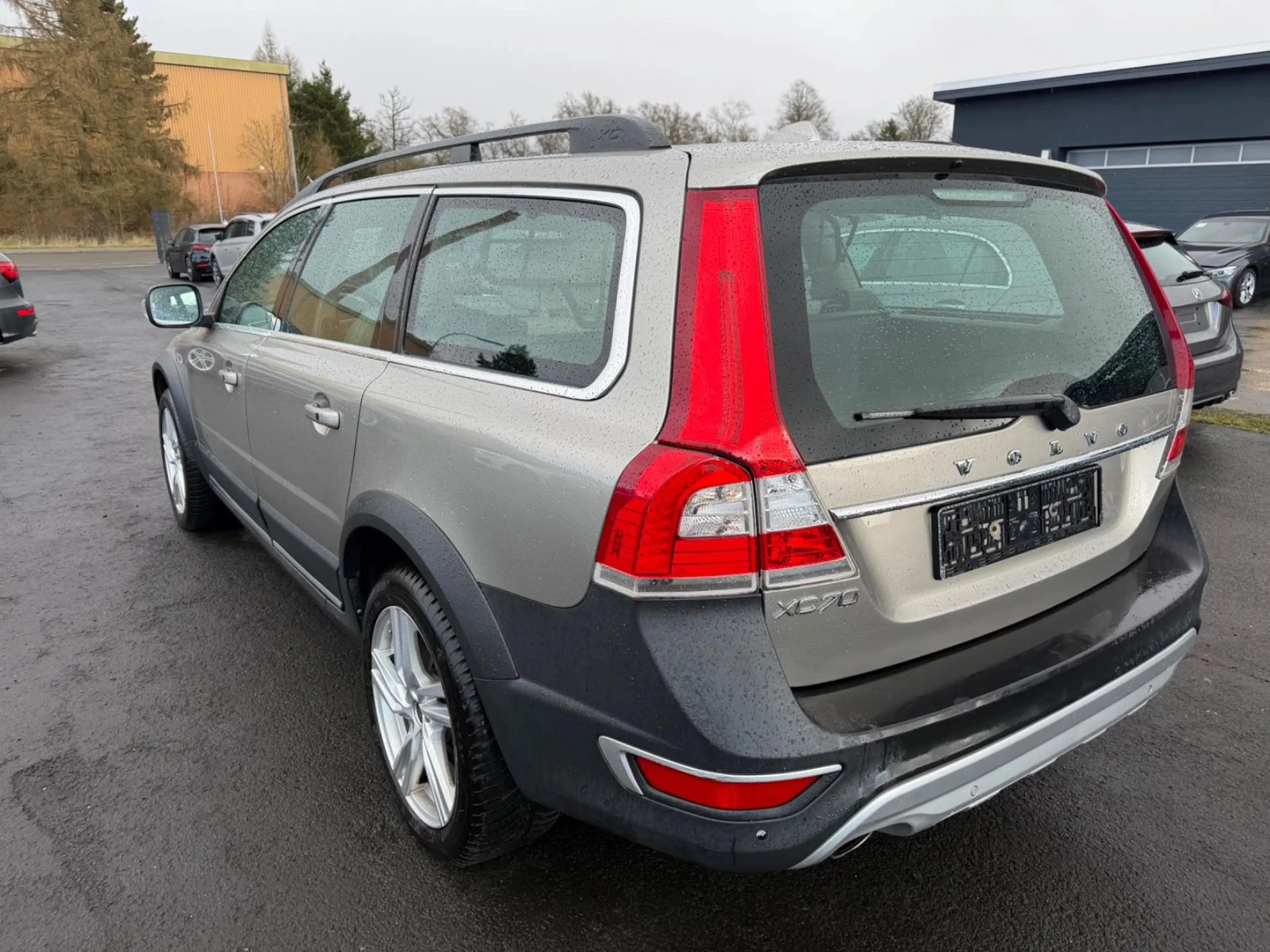 Volvo XC70 Summum 2WD Glasdach Standheizung Leder — photo 7
