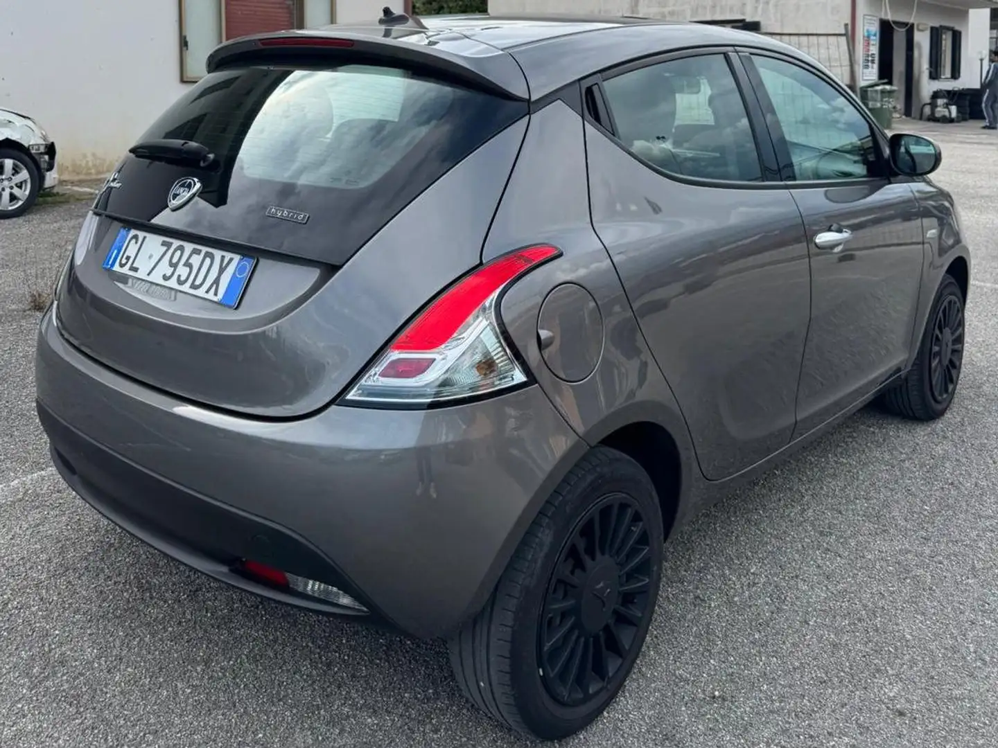 Lancia Ypsilon Ypsilon III 2021 1.0 firefly hybrid UnYca s Gris - 2