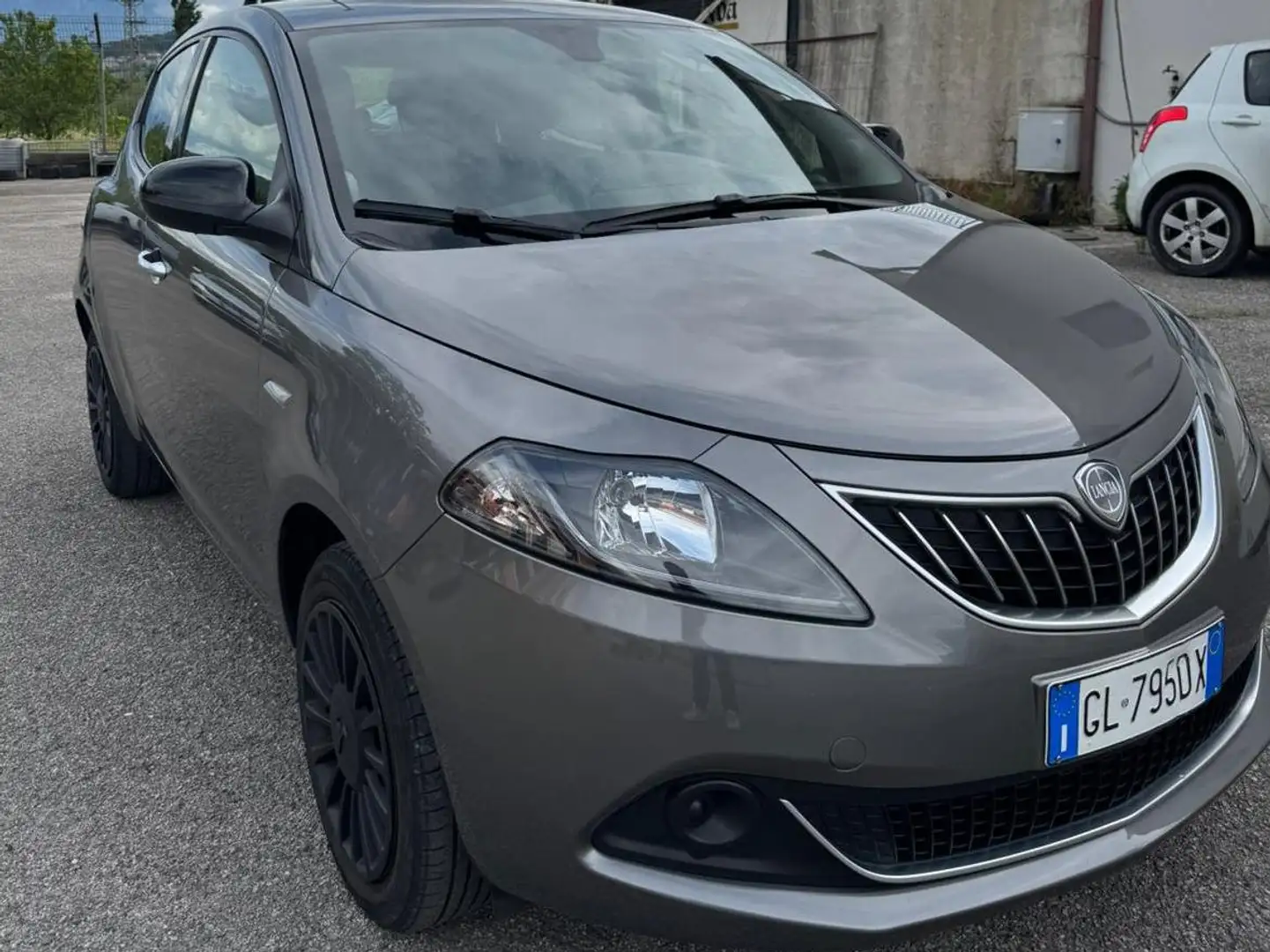 Lancia Ypsilon Ypsilon III 2021 1.0 firefly hybrid UnYca s Gris - 1